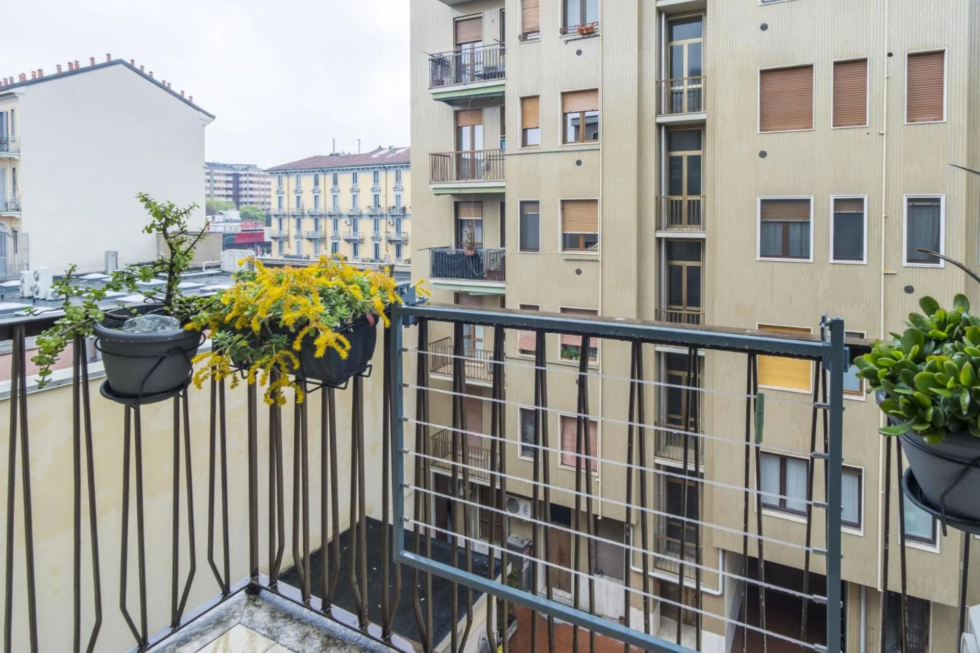Easylife - Milano - Stelvio 45 - Isola