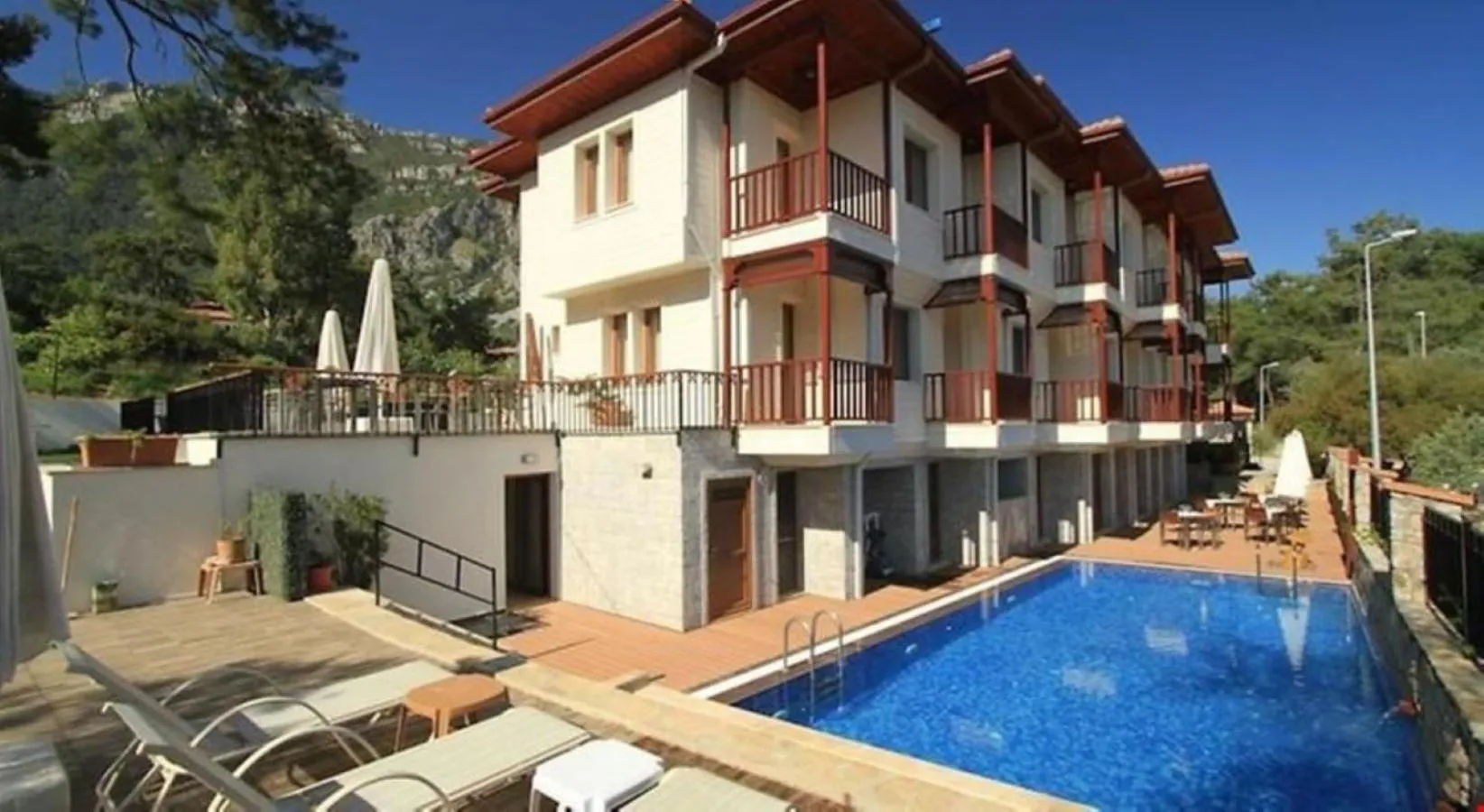 Property building in SUMMER OTEL