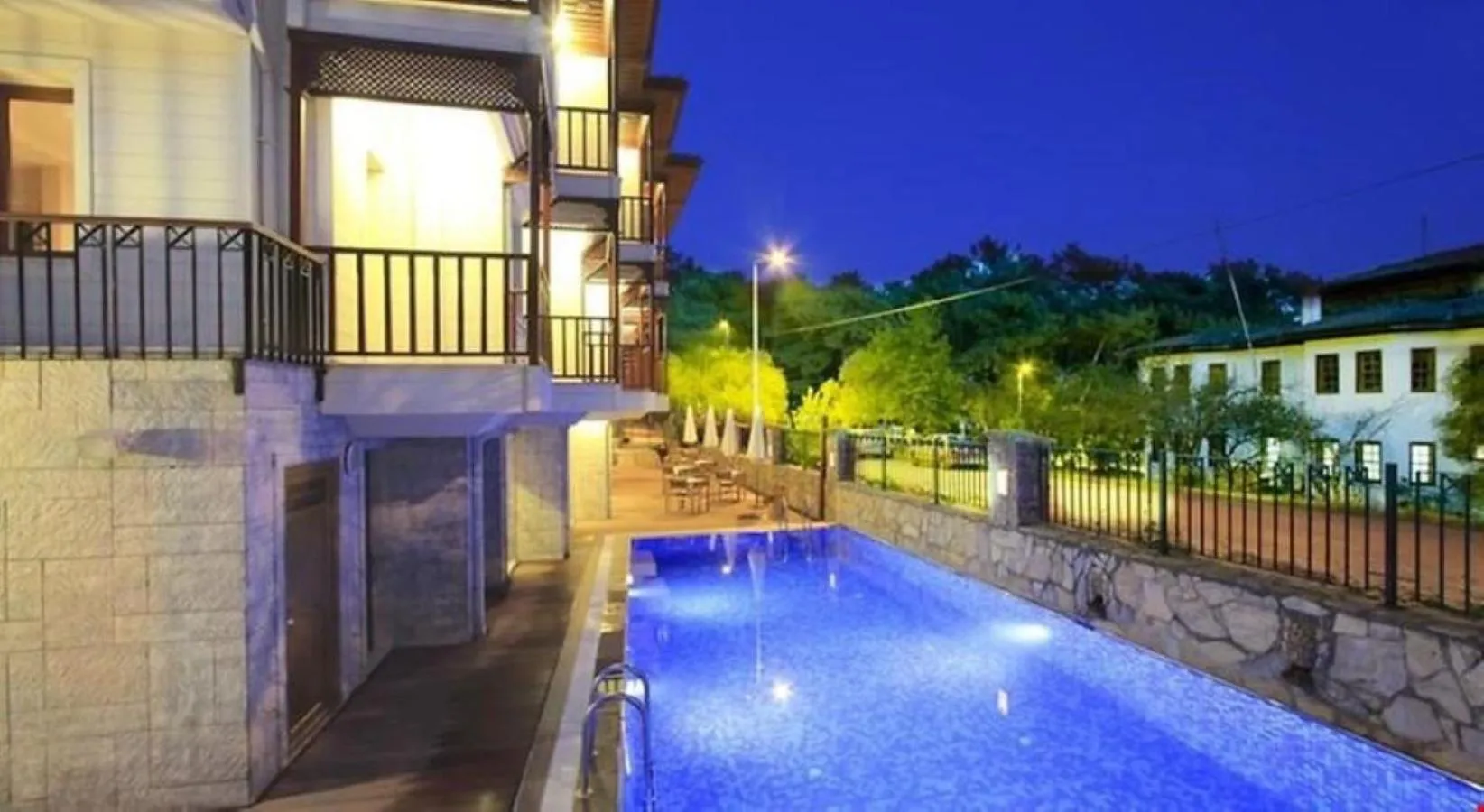 Property building in SUMMER OTEL