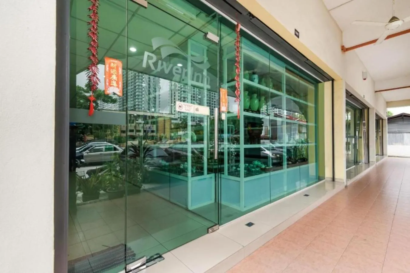 Facade/entrance in Hotel River Inn