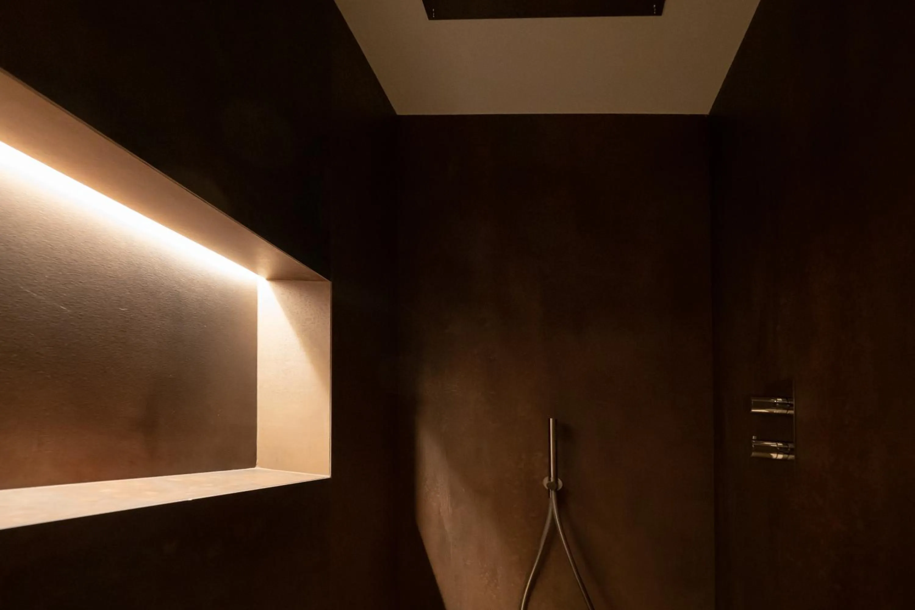 Shower in Delcorto Suites