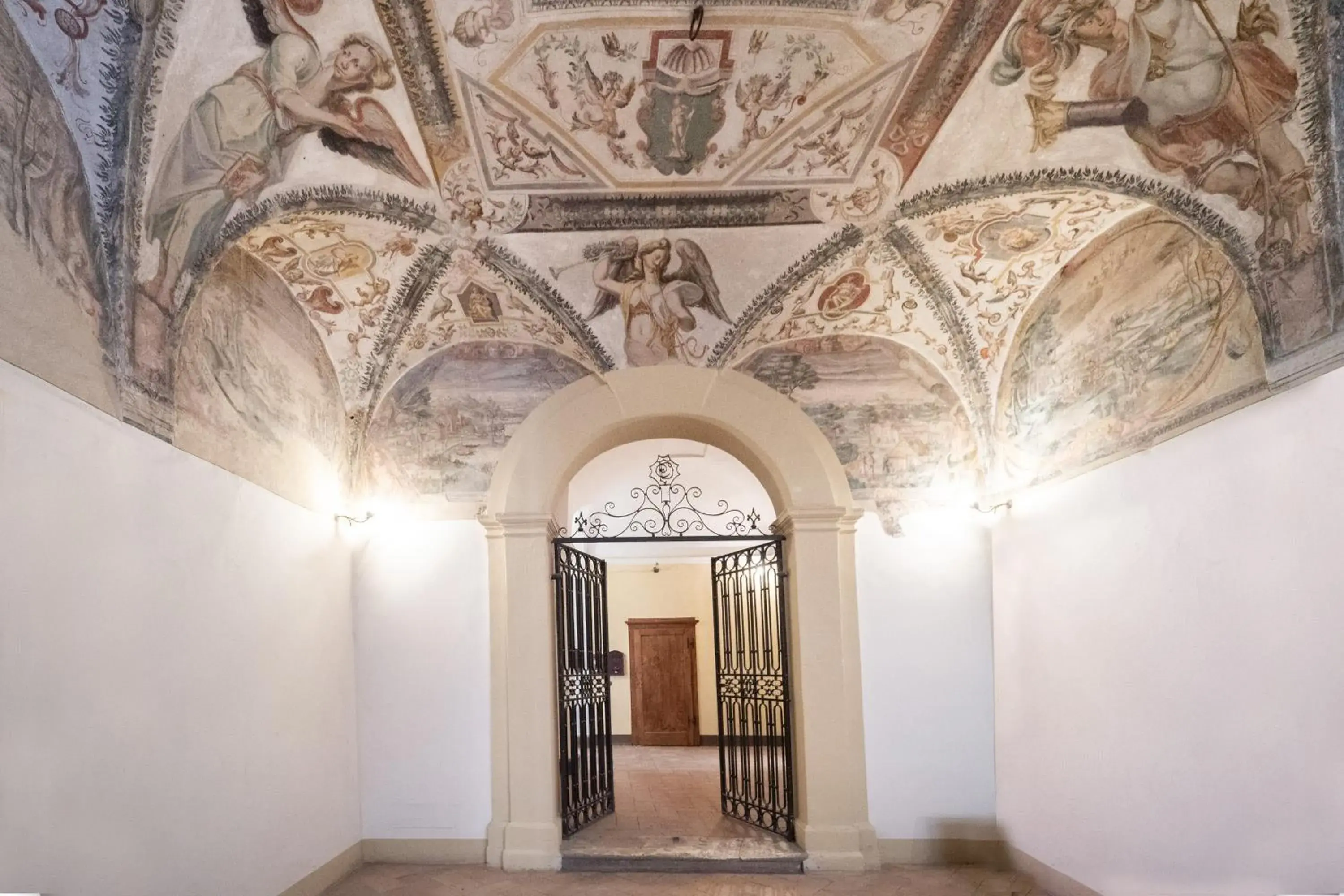 Facade/entrance in Delcorto Suites Facade/entrance in Delcorto Suites