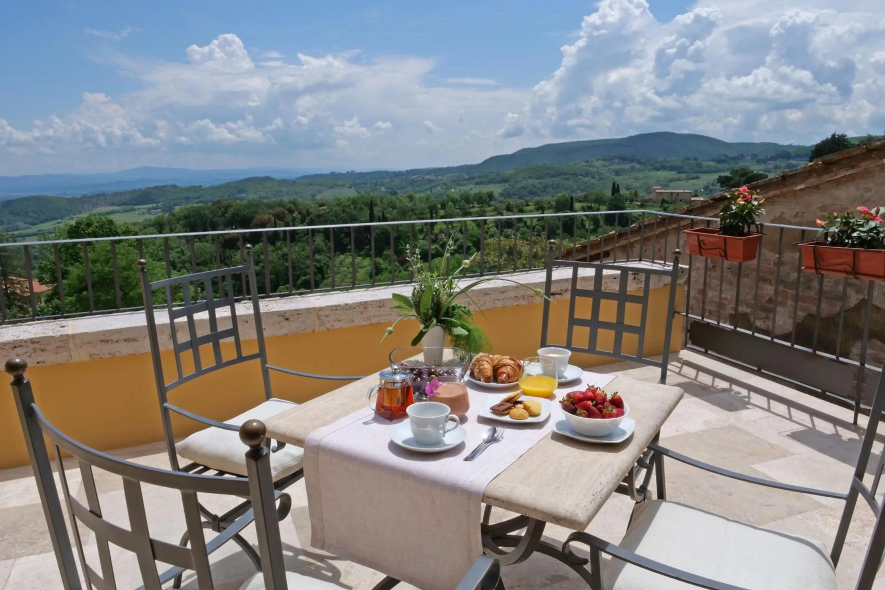 Balcony/Terrace in Delcorto Suites