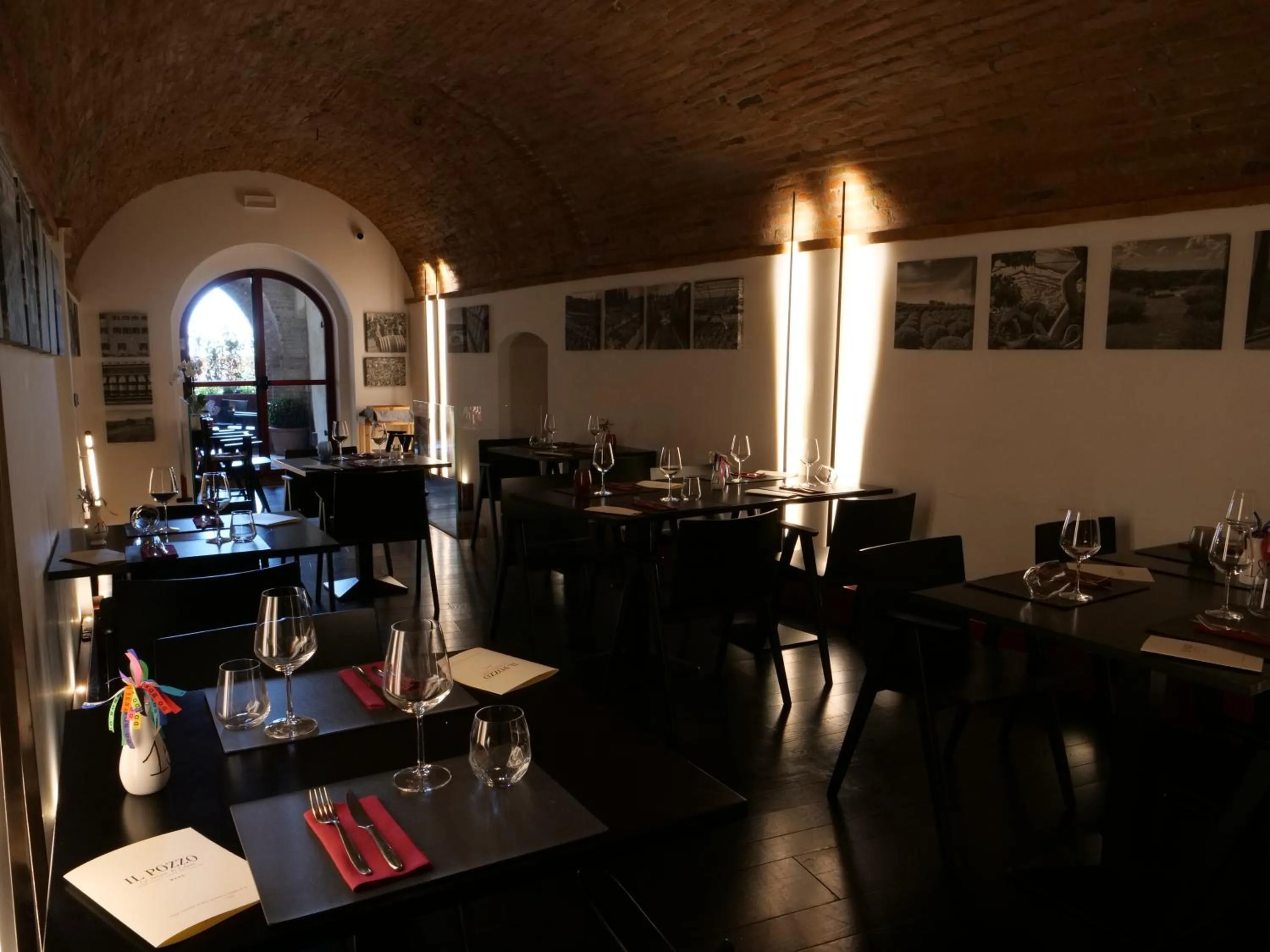 Restaurant/places to eat in Delcorto Suites