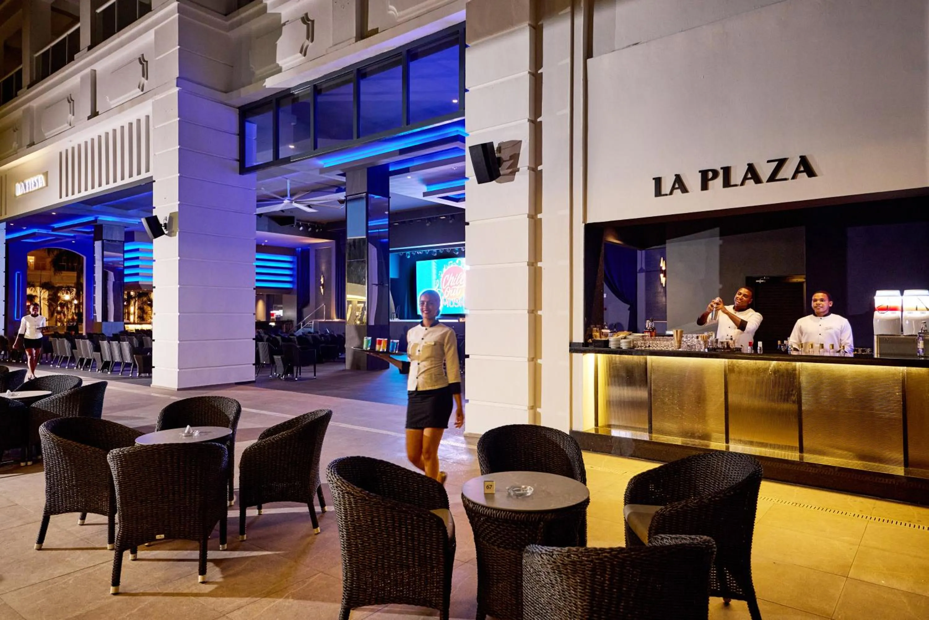 Lounge or bar in Riu Palace Bavaro - All Inclusive