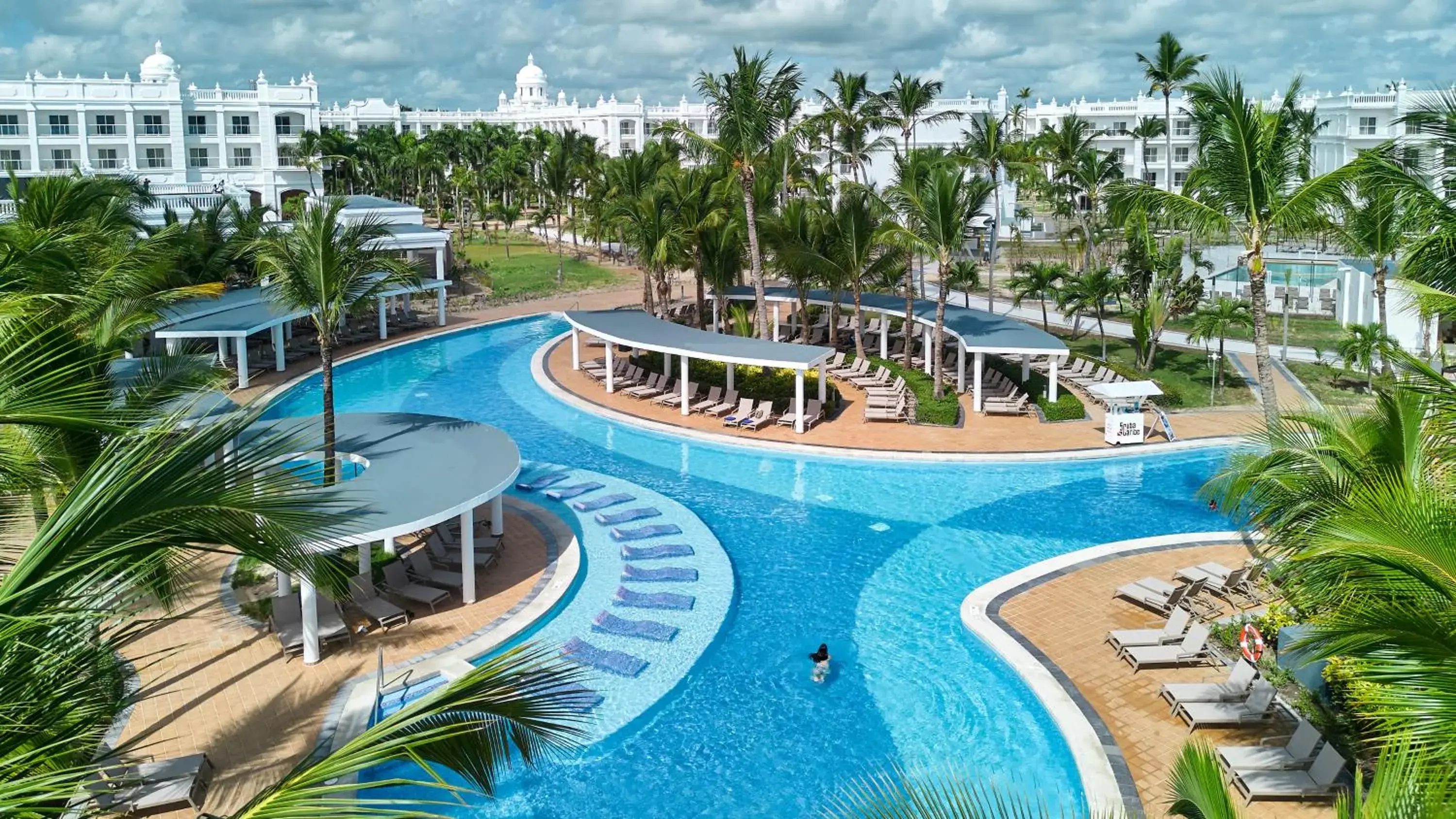 Swimming pool in Riu Palace Bavaro - All Inclusive Swimming pool in Riu Palace Bavaro - All Inclusive
