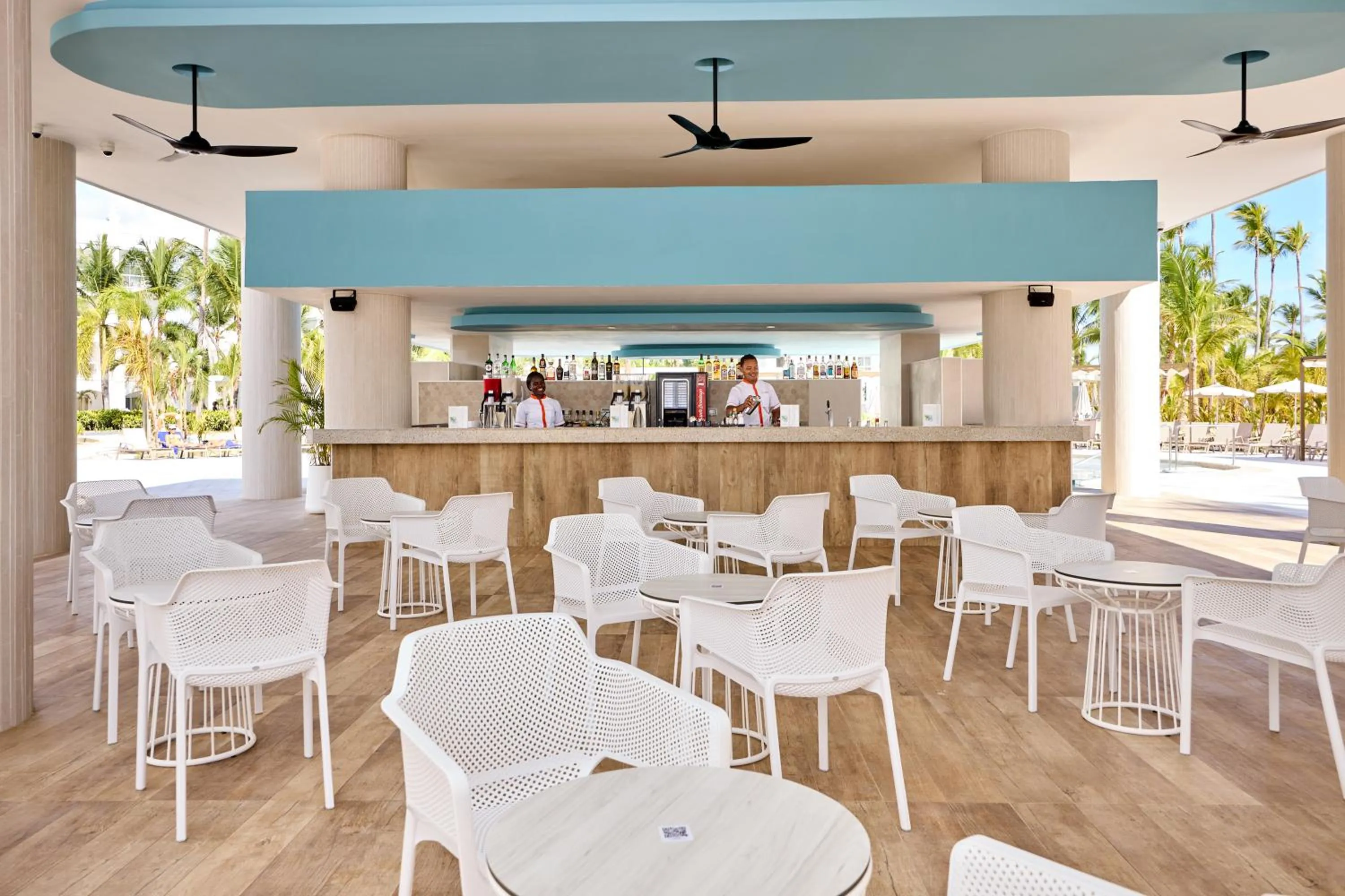 Lounge or bar in Riu Palace Bavaro - All Inclusive
