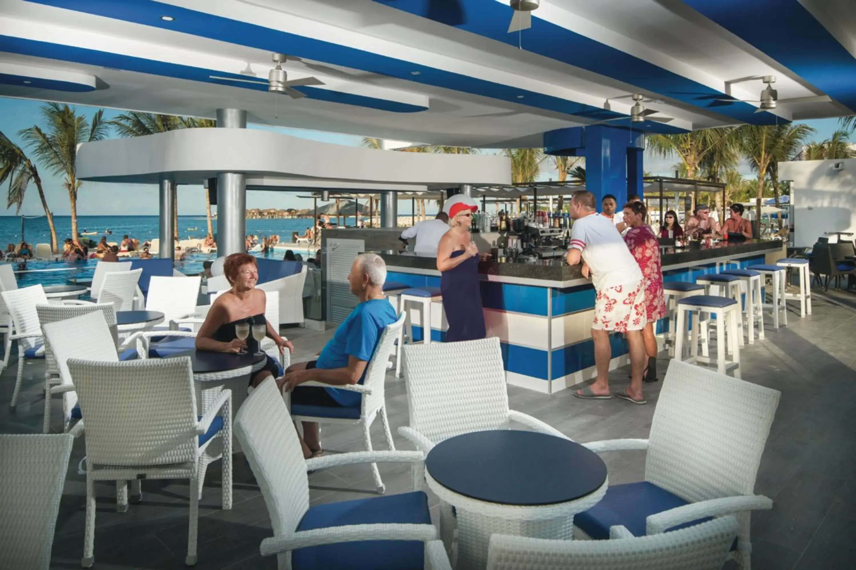 Lounge or bar in Riu Reggae - Adults Only - All Inclusive Lounge or bar in Riu Reggae - Adults Only - All Inclusive