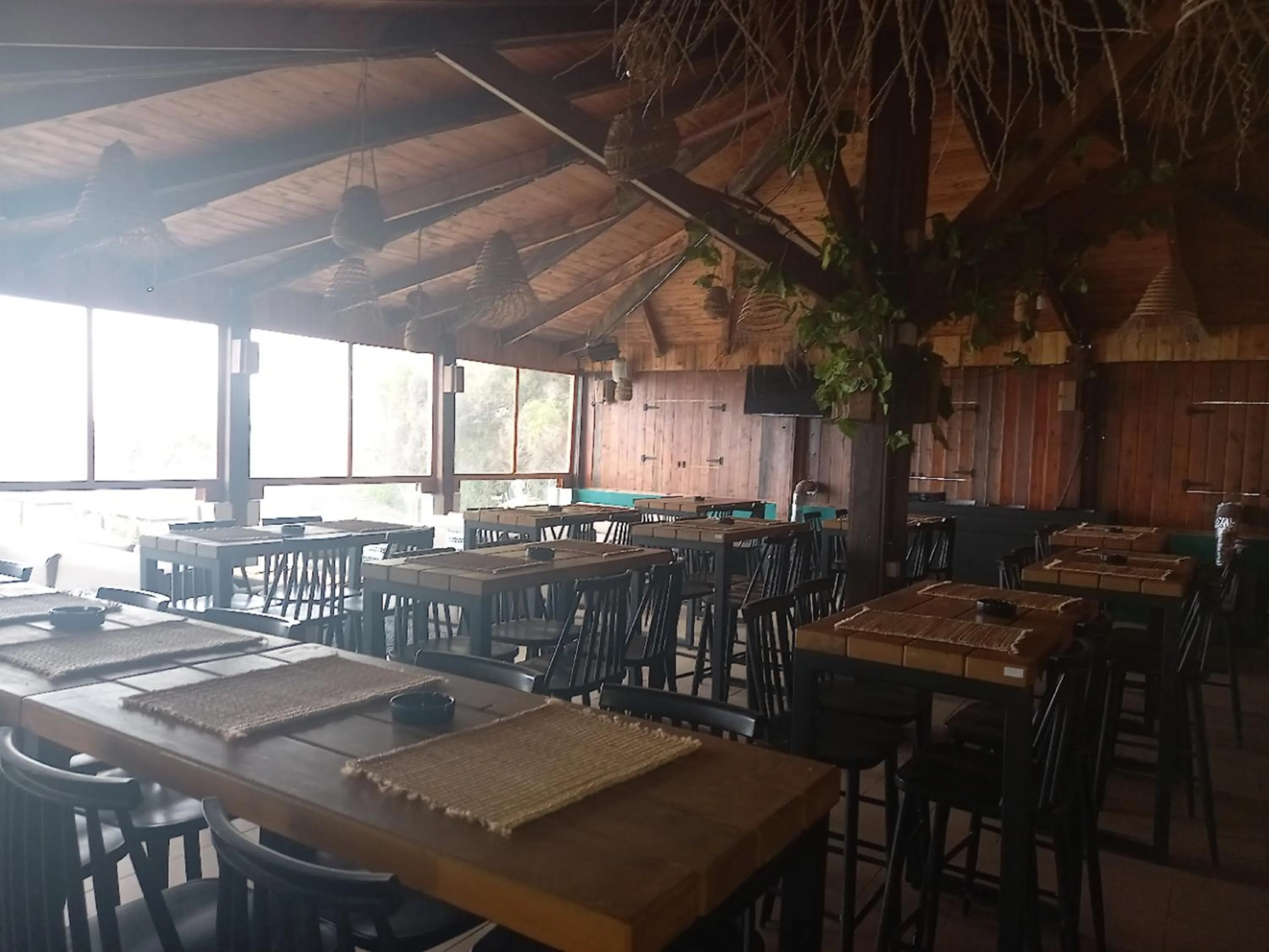 Restaurant/places to eat in Amber El Fell