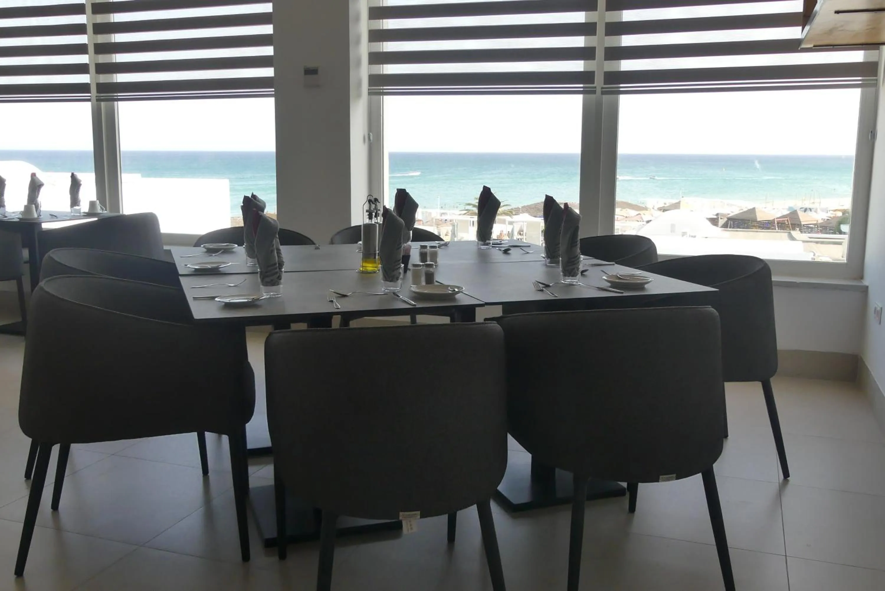 Restaurant/places to eat in Amber El Fell