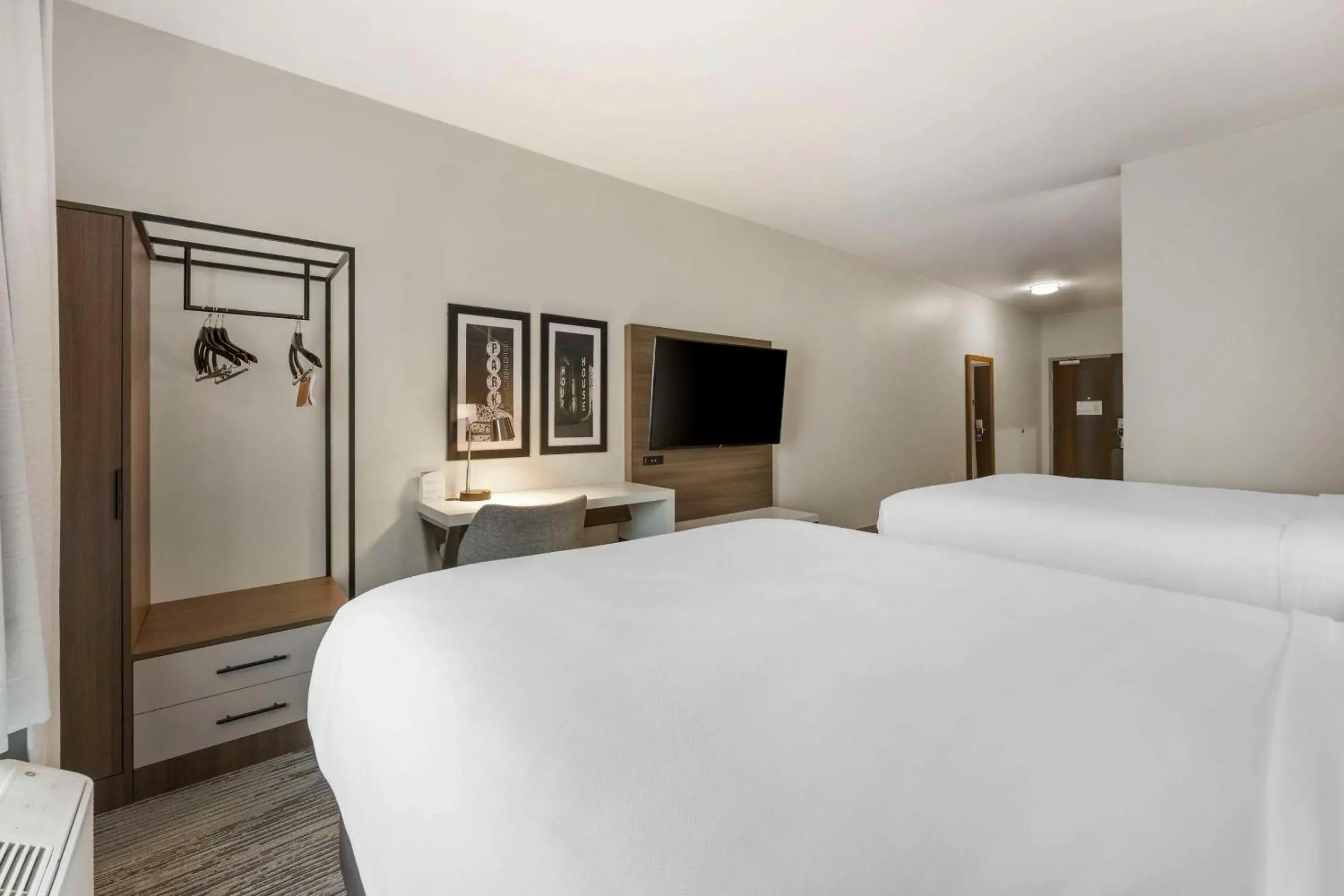 Bedroom, Bed in Comfort Inn & Suites Gallatin - Nashville Metro Bedroom, Bed in Comfort Inn & Suites Gallatin - Nashville Metro