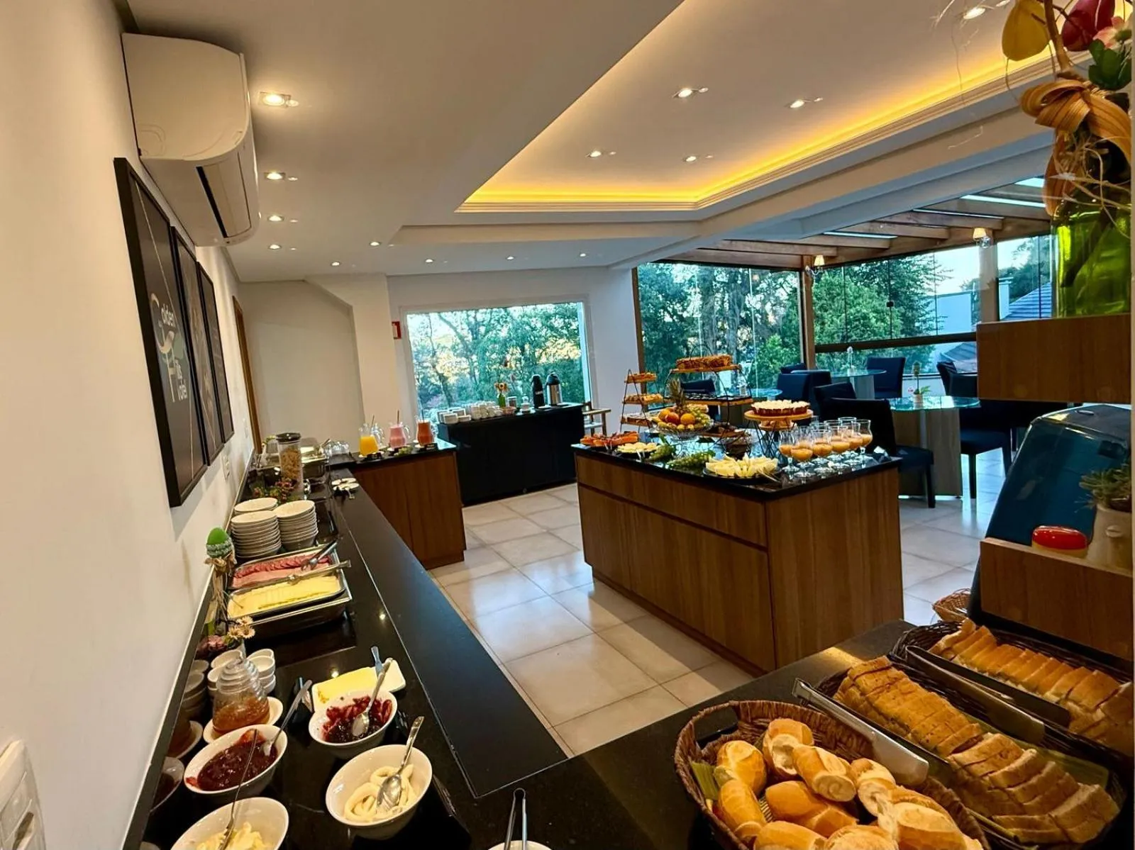 Breakfast in Hotel Golden Hills