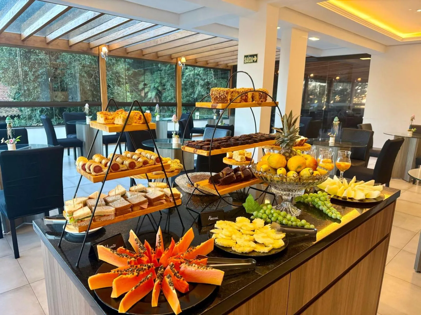 Breakfast in Hotel Golden Hills