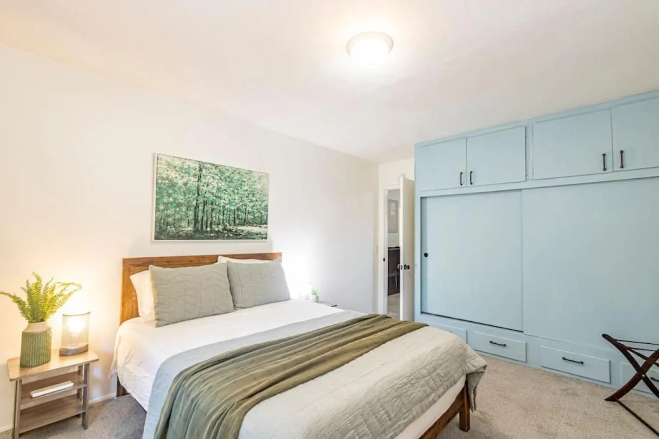 Bed in Sierra Vista Lookout Lodge with Creek, Waterfall and Waterholes, minutes from Bass Lake and Yosemite South Gate