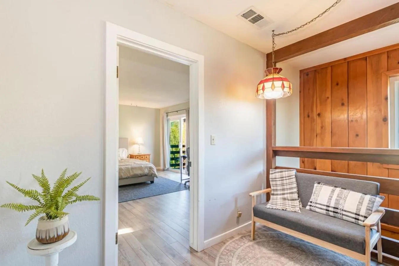 Bed in Sierra Vista Lookout Lodge with Creek, Waterfall and Waterholes, minutes from Bass Lake and Yosemite South Gate