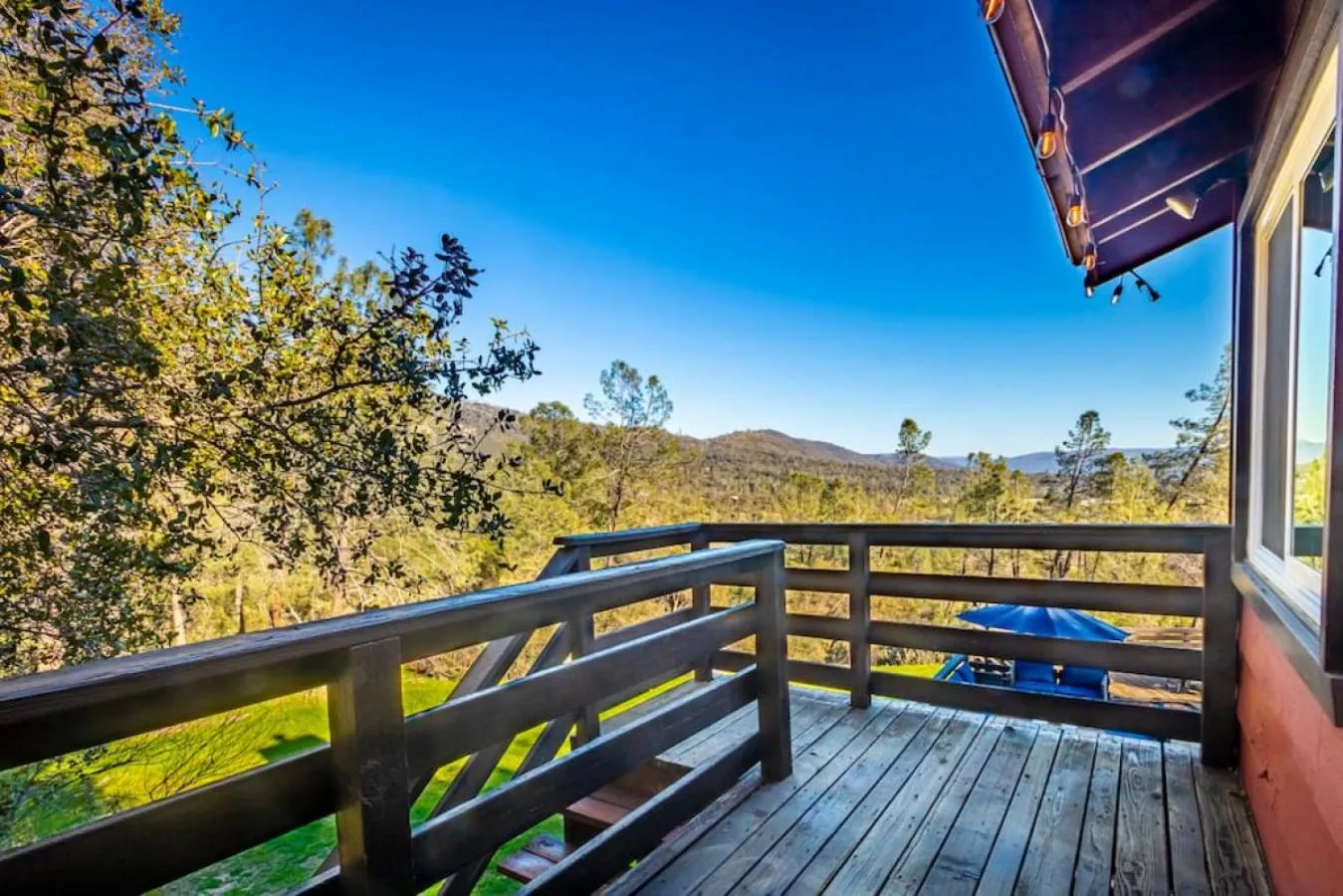 Sierra Vista Lookout Lodge with Creek, Waterfall and Waterholes, minutes from Bass Lake and Yosemite South Gate