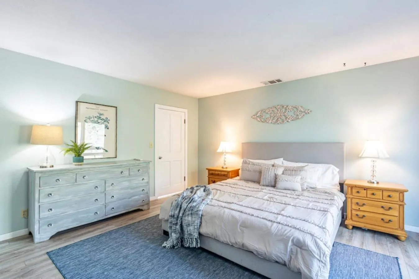 Bed in Sierra Vista Lookout Lodge with Creek, Waterfall and Waterholes, minutes from Bass Lake and Yosemite South Gate