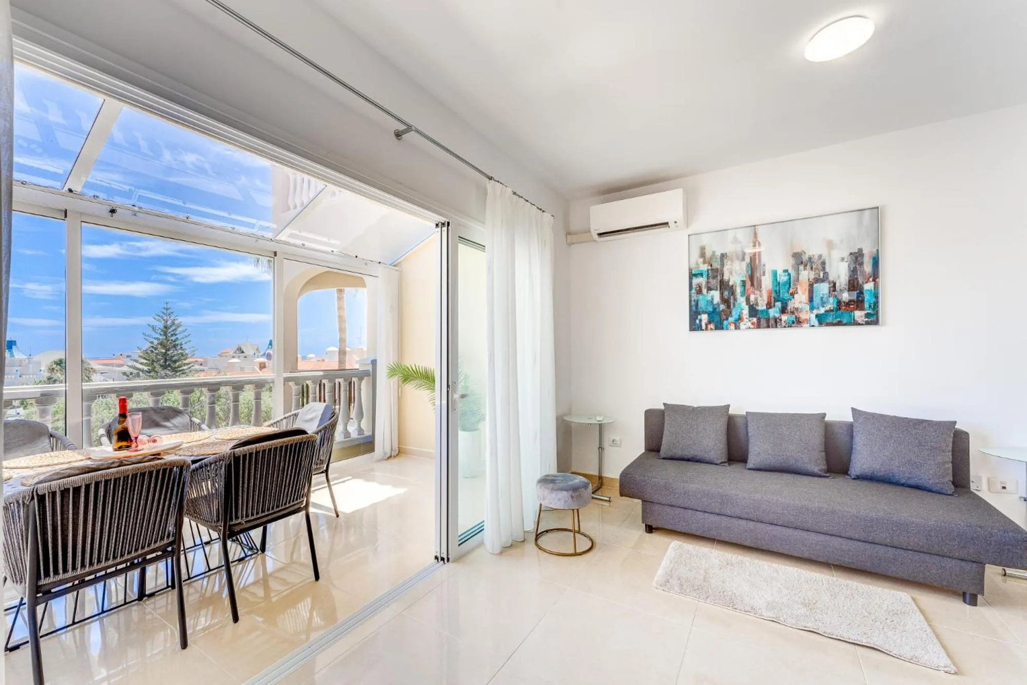 Kitchen or kitchenette in Sea & Green Golf View Duplex Heated POOL