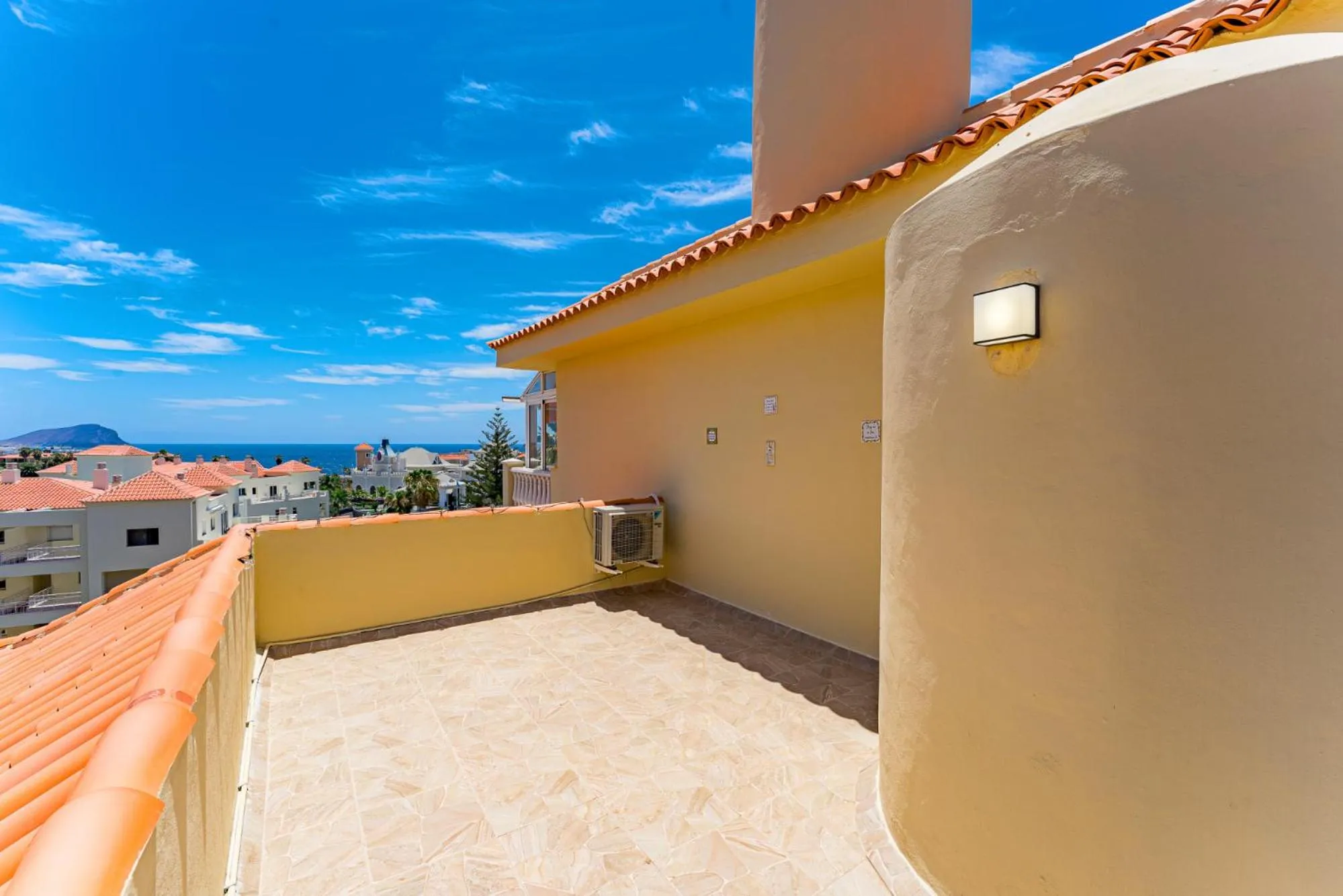 Bathroom in Sea & Green Golf View Duplex Heated POOL