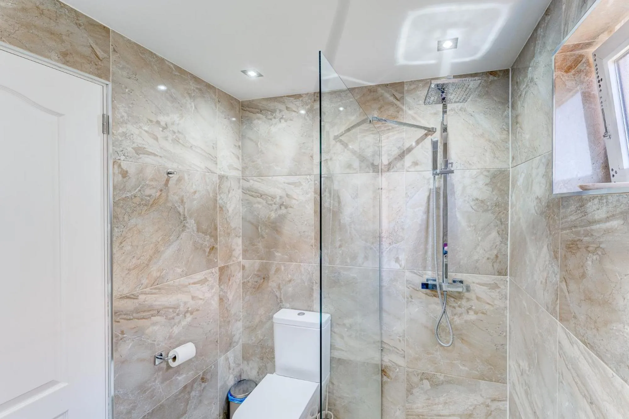 Bathroom in Sea & Green Golf View Duplex Heated POOL