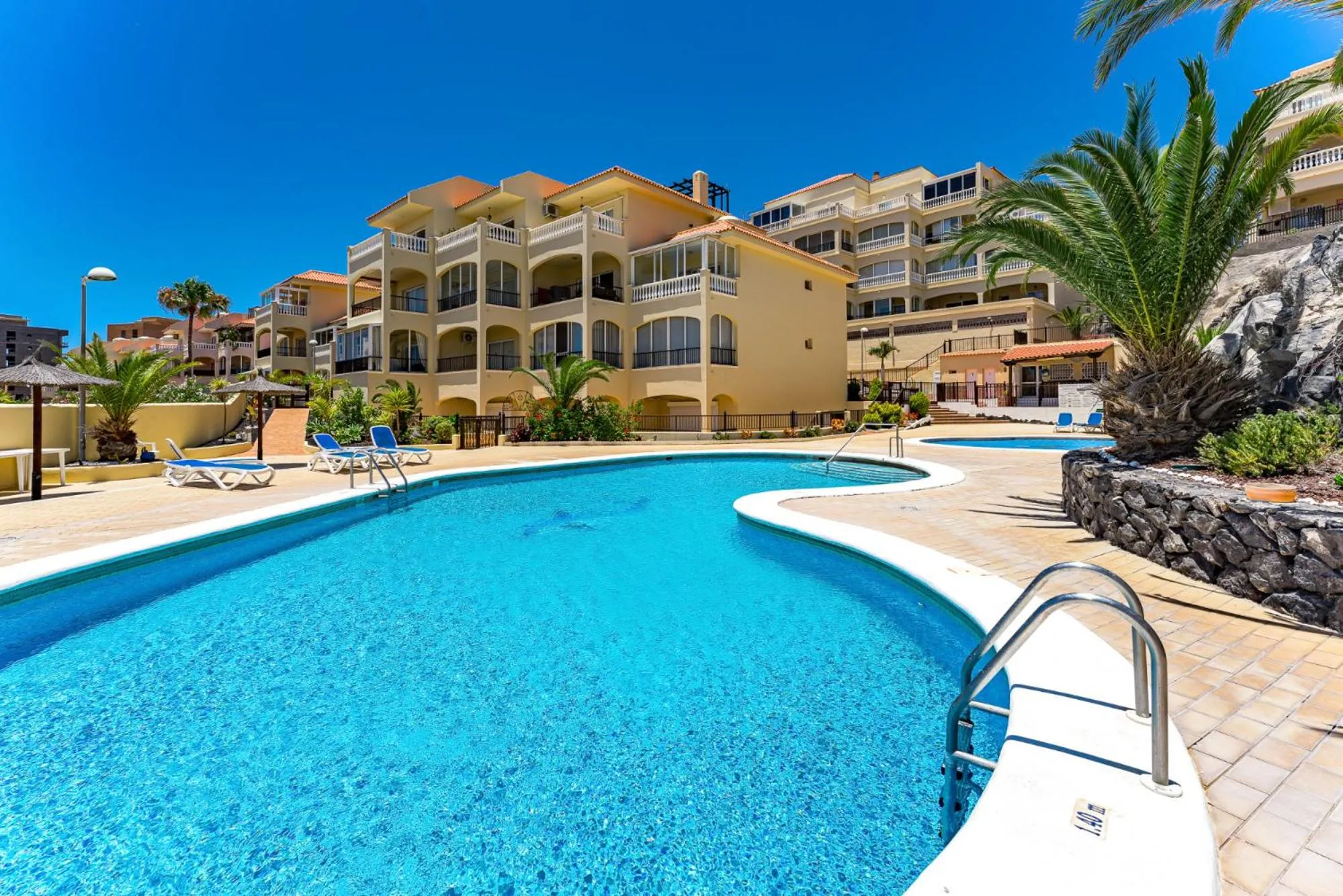 Bathroom in Sea & Green Golf View Duplex Heated POOL