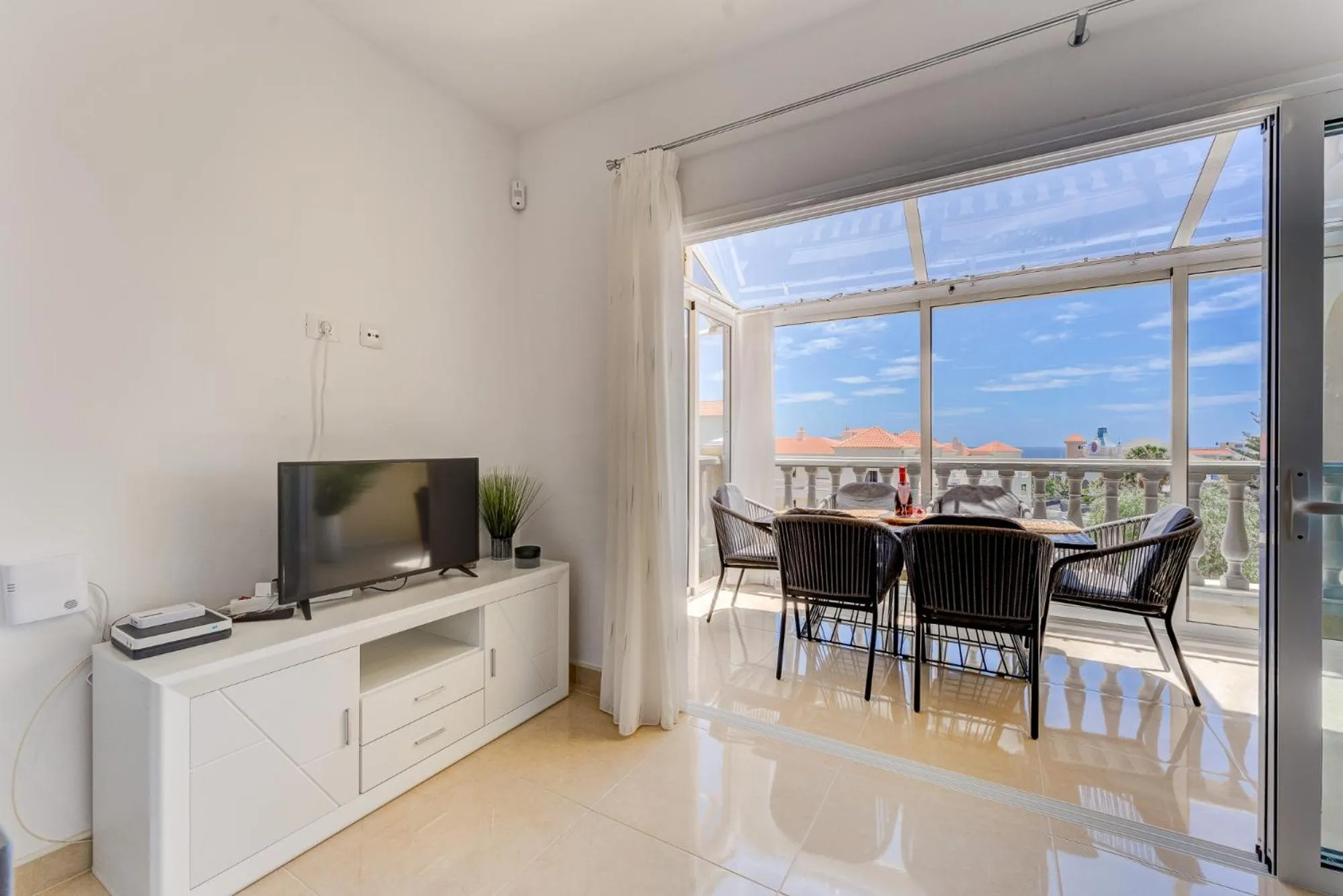 Kitchen or kitchenette in Sea & Green Golf View Duplex Heated POOL