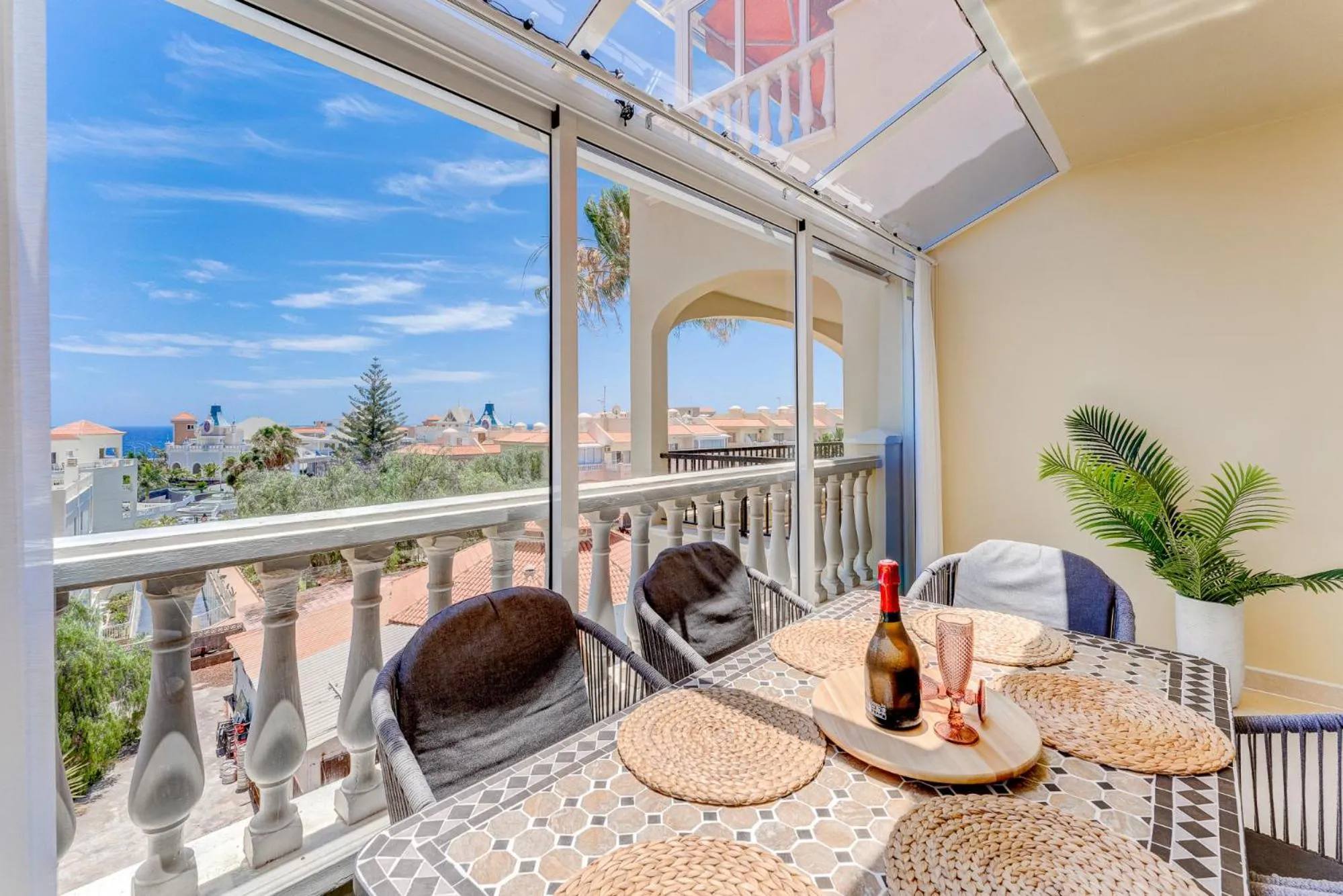 Kitchen or kitchenette in Sea & Green Golf View Duplex Heated POOL