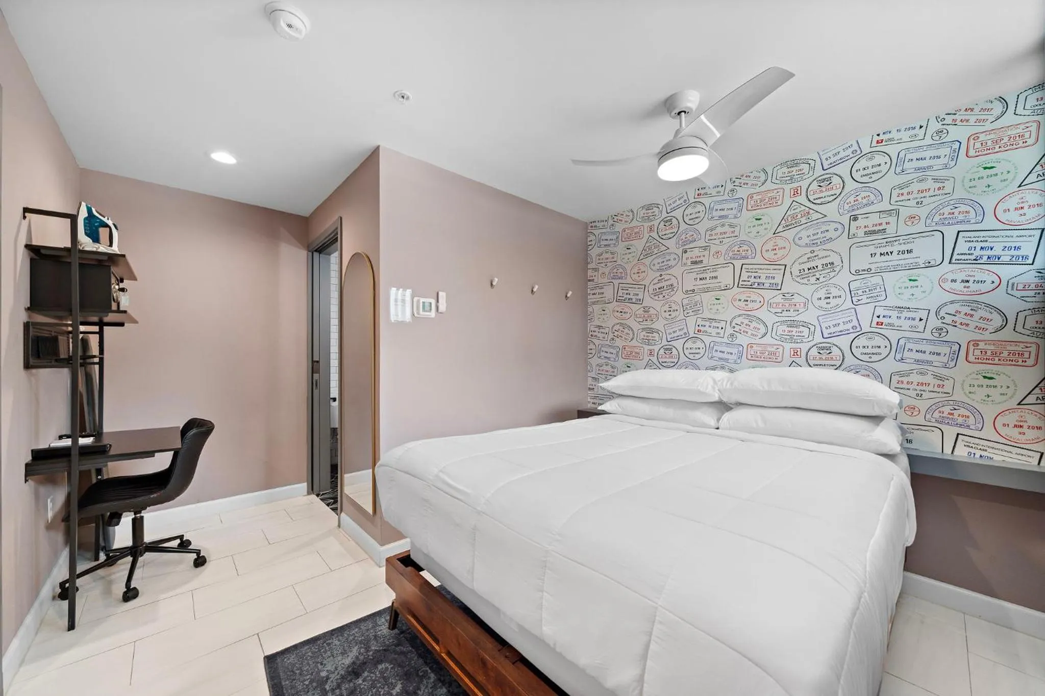 Bed in Wanderstay Boutique Hotel