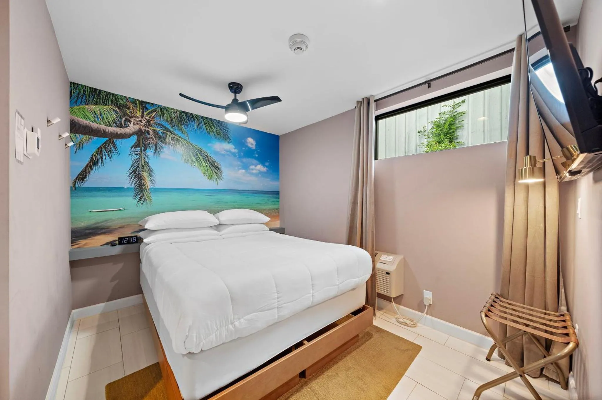 Bed in Wanderstay Boutique Hotel