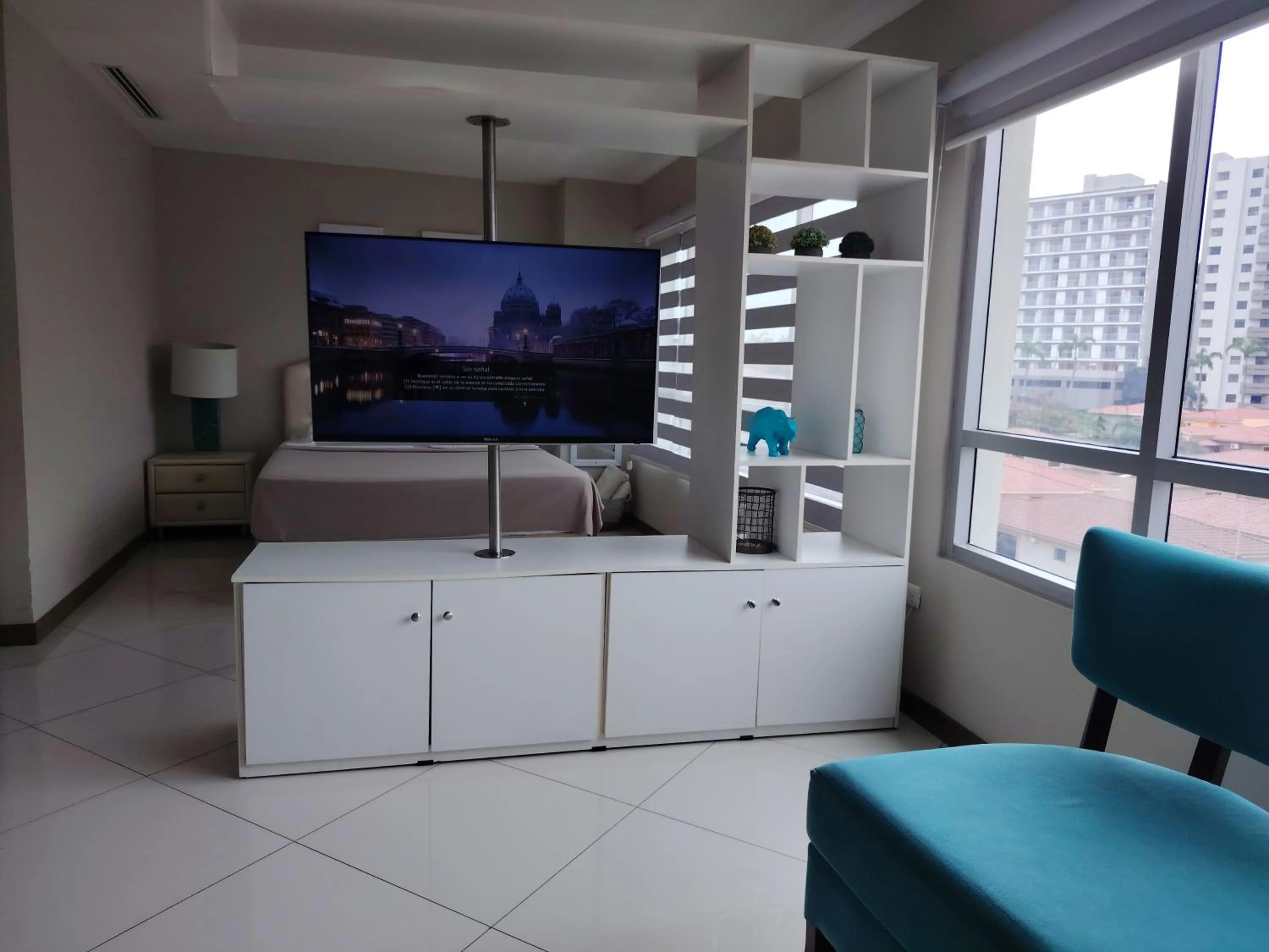 Suite at Pacific Plaza / Parque Empresarial Colón