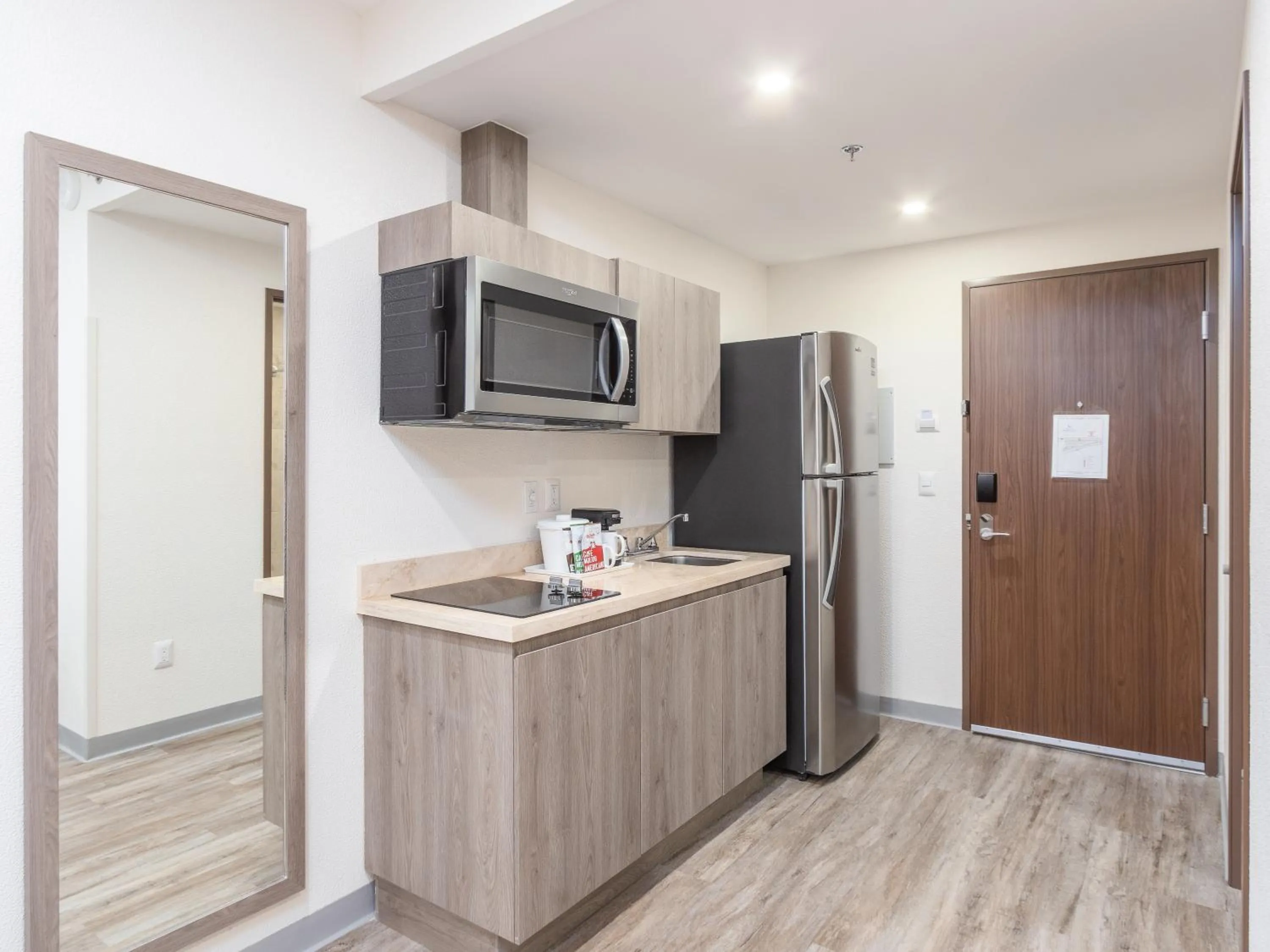 Kitchen or kitchenette in Hotel Mesaluna Short & Long Stay