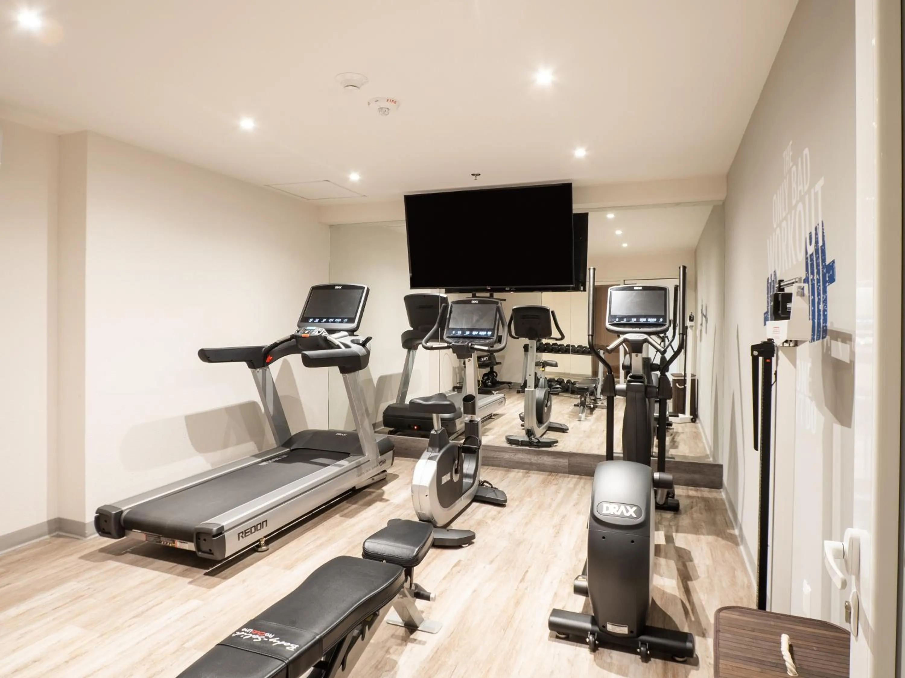 Fitness centre/facilities in Hotel Mesaluna Short & Long Stay