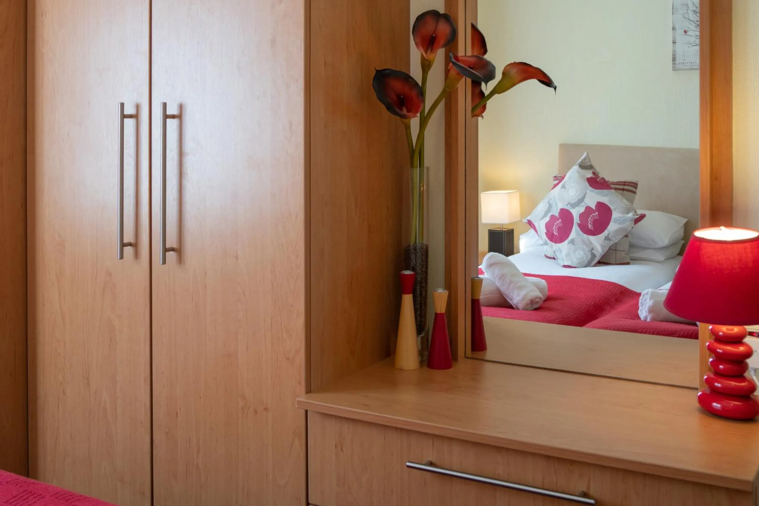 Bedroom, Bed in 4 Meadow View Lodge - 2 Bed-sleeps 4-TJS4MV