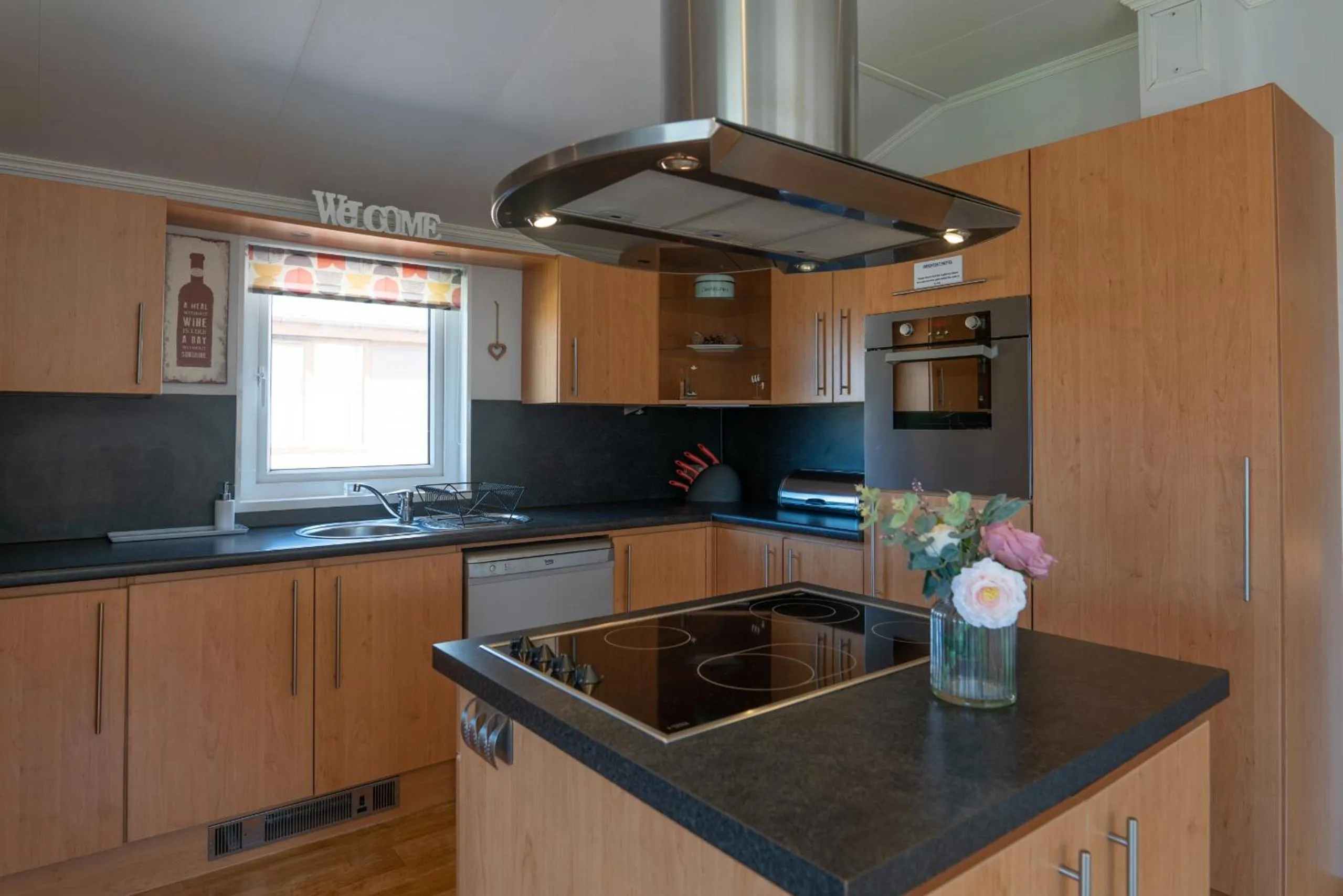 Kitchen or kitchenette in 4 Meadow View Lodge - 2 Bed-sleeps 4-TJS4MV