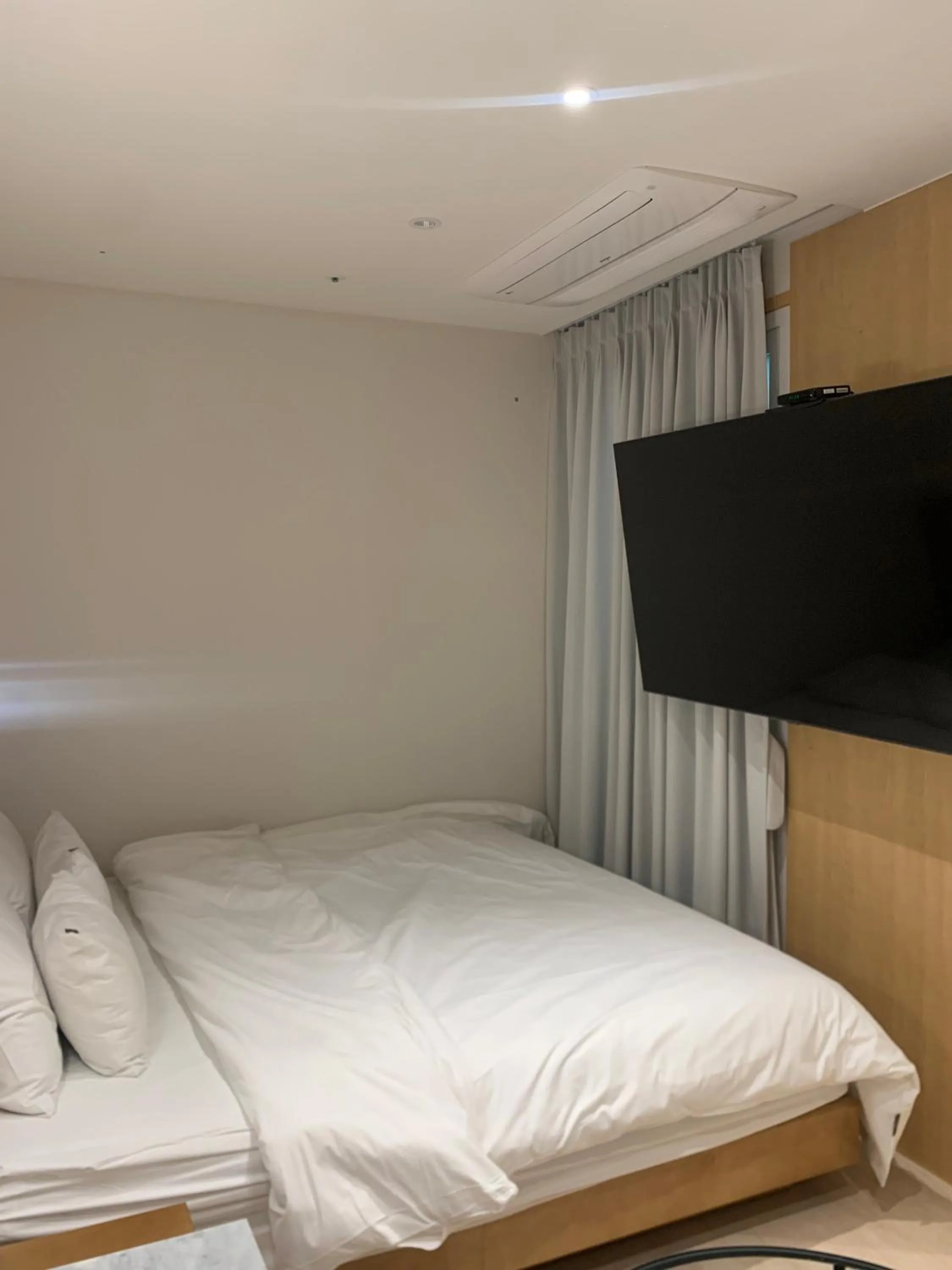 Photo of the whole room, Bed in H avenue Kijang Ilgwang