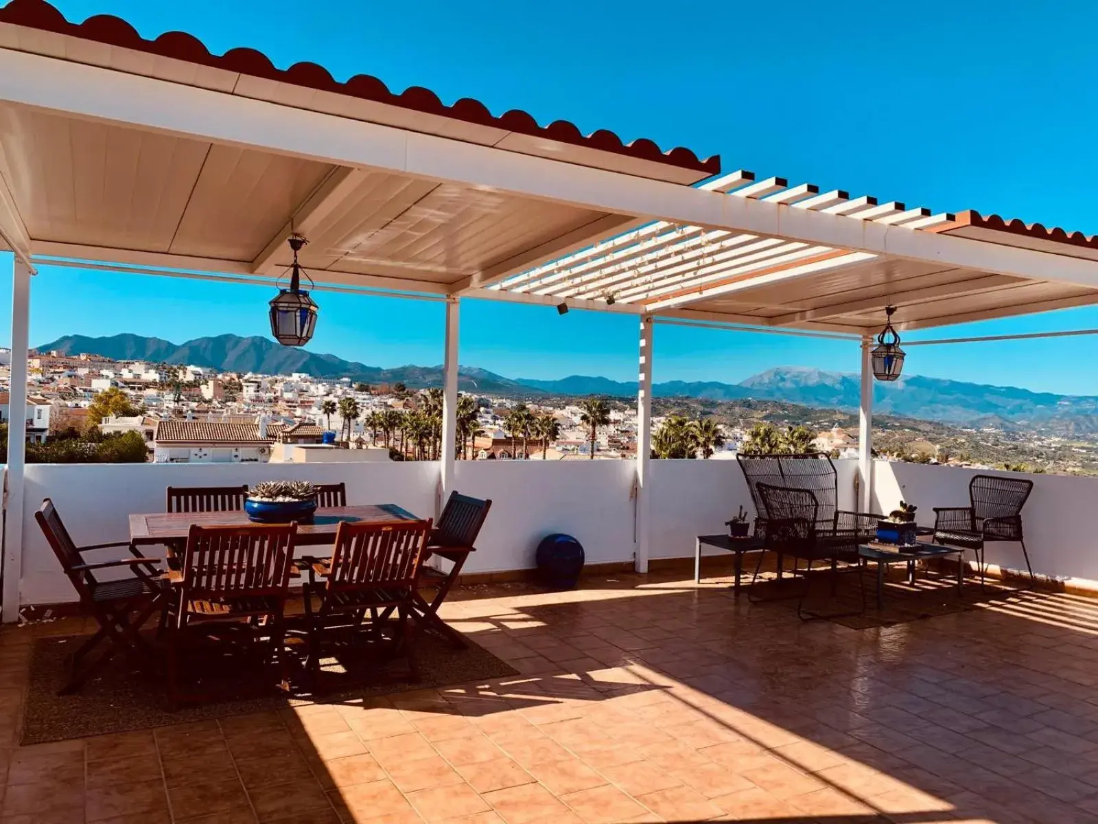 Beautiful penthouse with spectacular views. Beautiful penthouse with spectacular views.