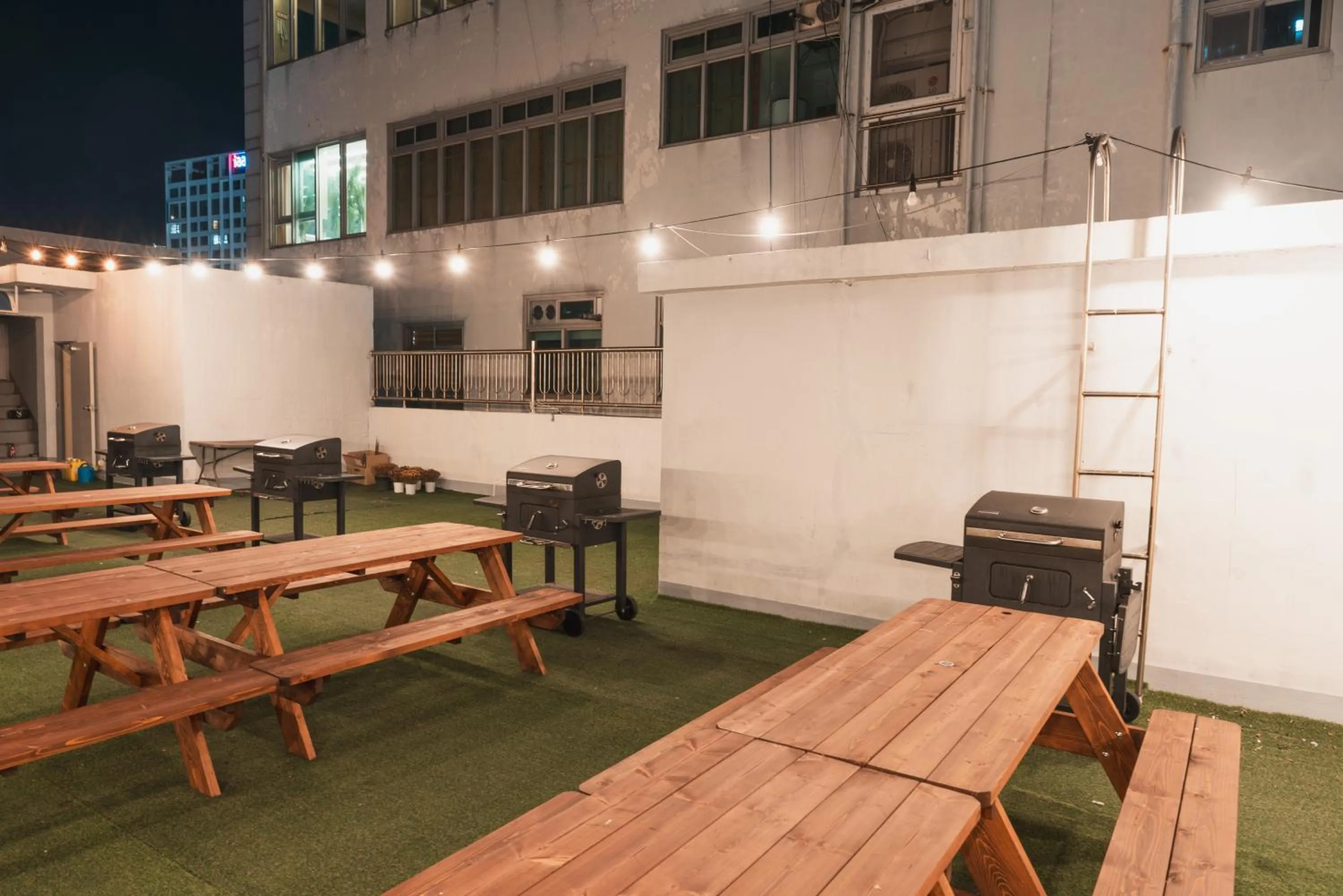 Night in The Wave Pension