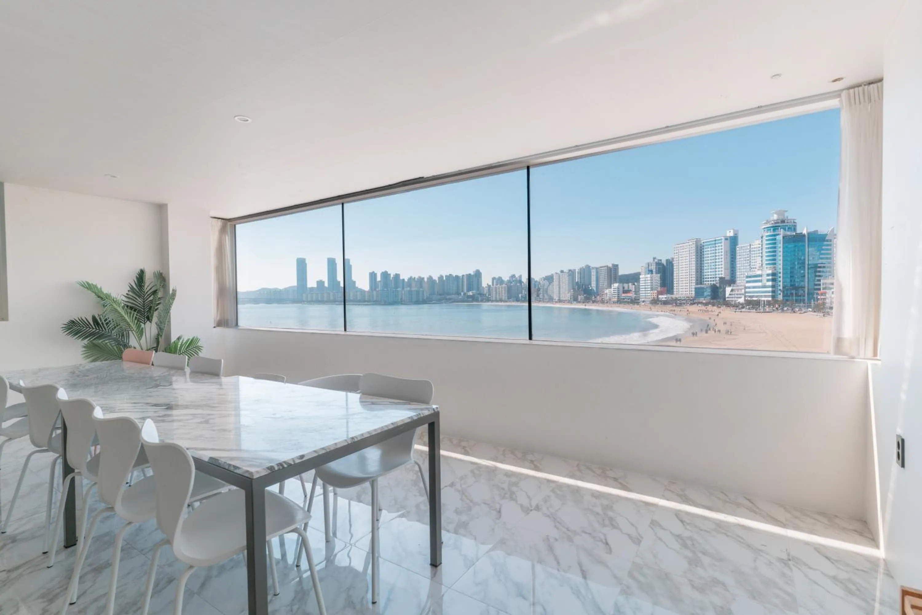 Dining area in The Wave Pension