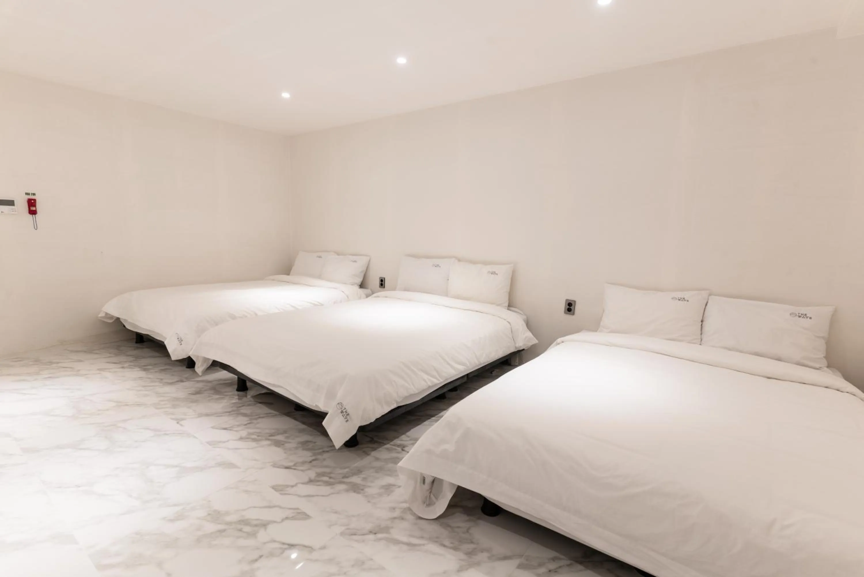 Bed in The Wave Pension