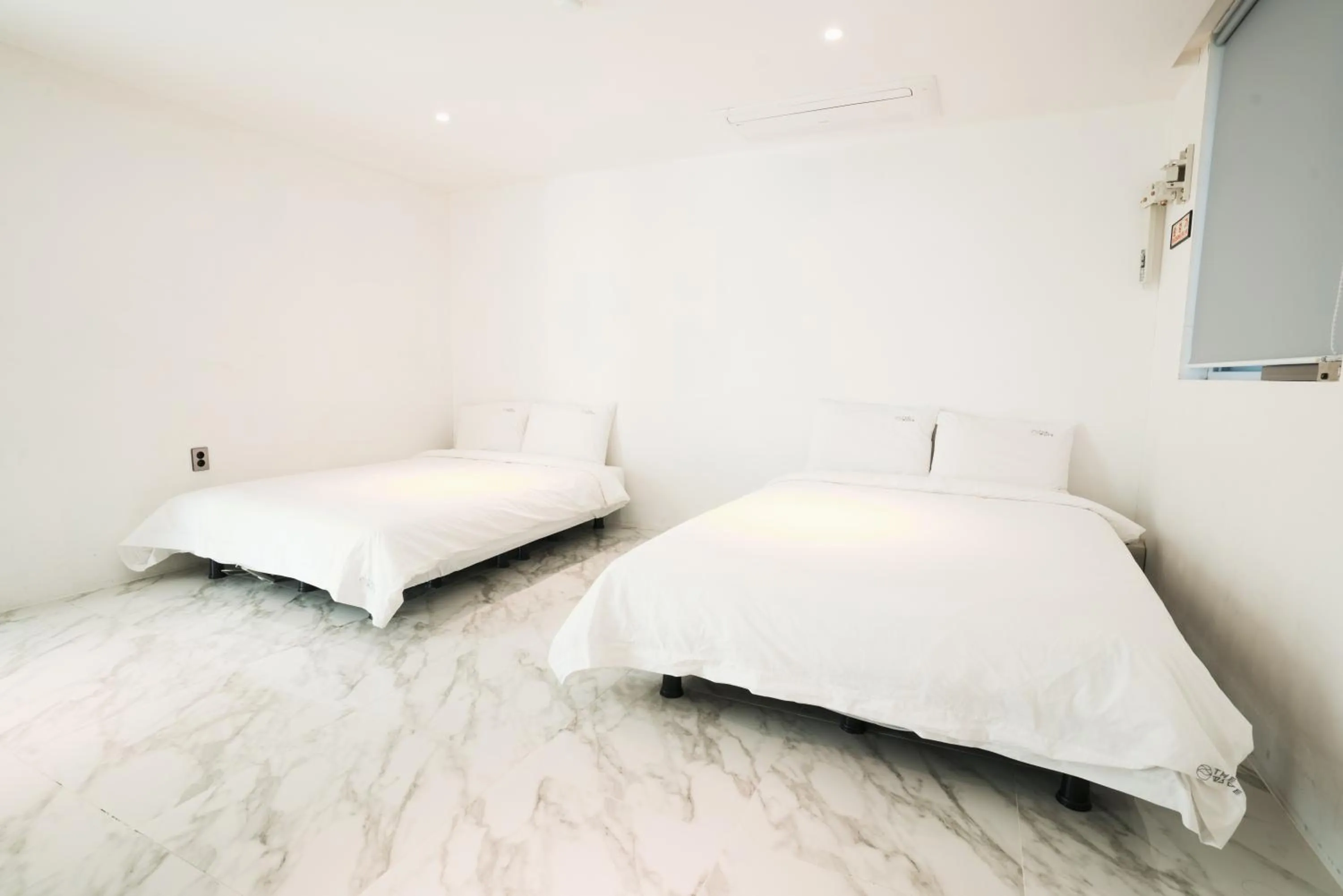 Bed in The Wave Pension