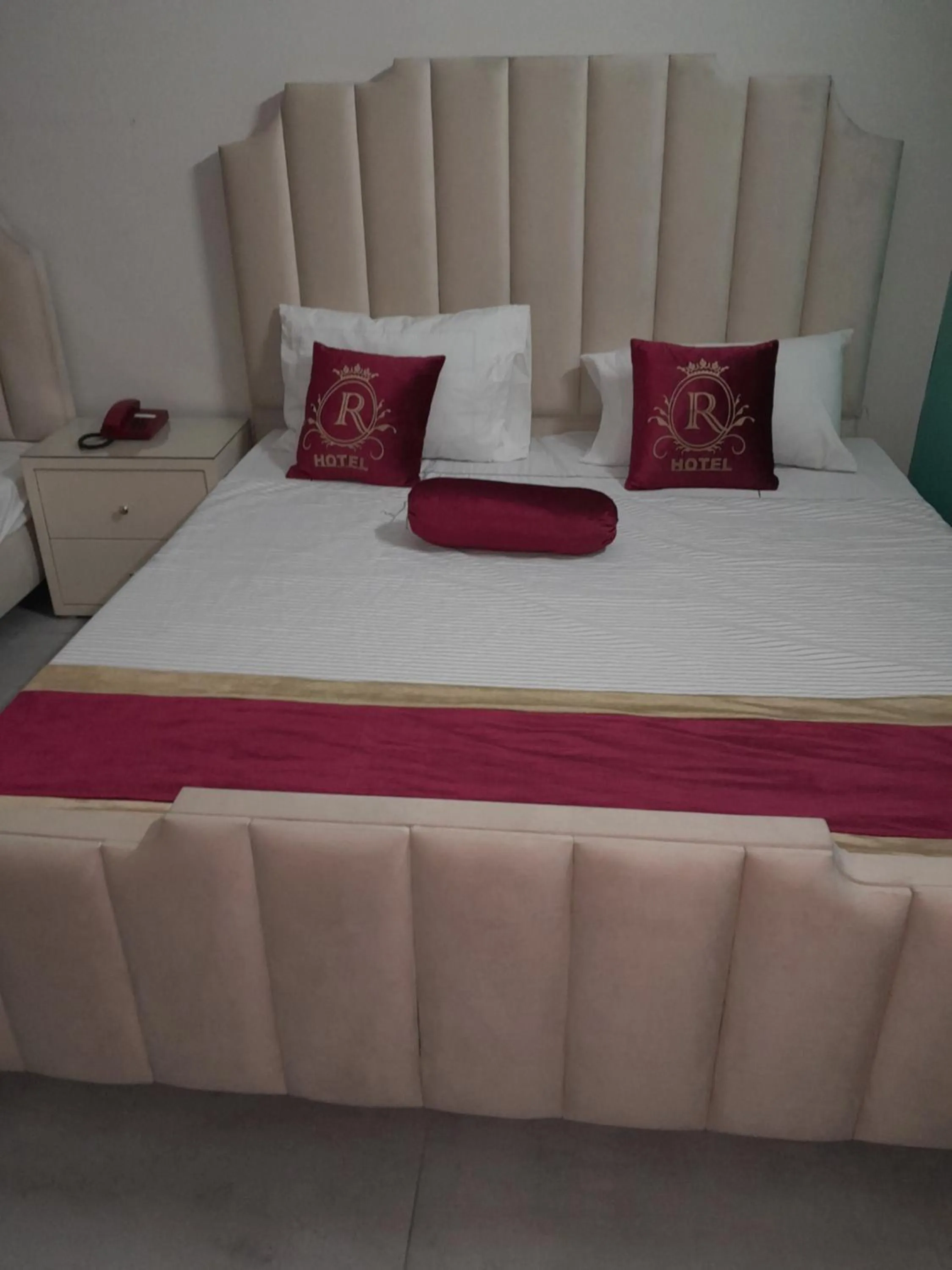 Bed in Hotel Royal Rose