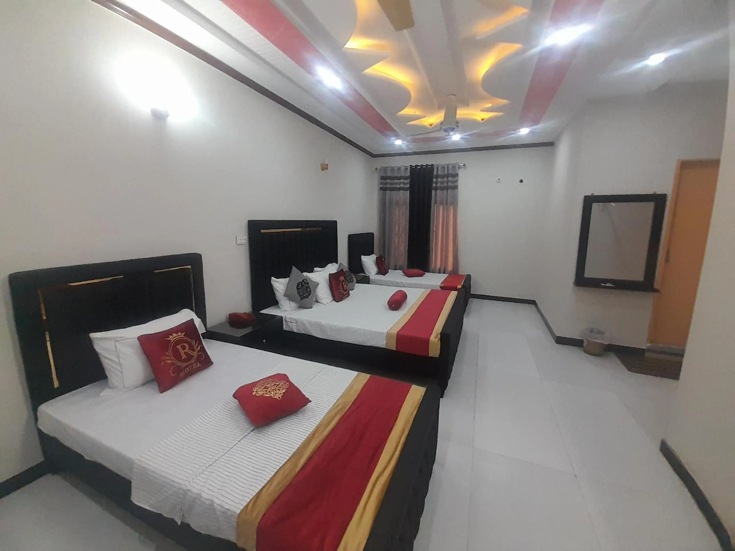 Bed in Hotel Royal Rose