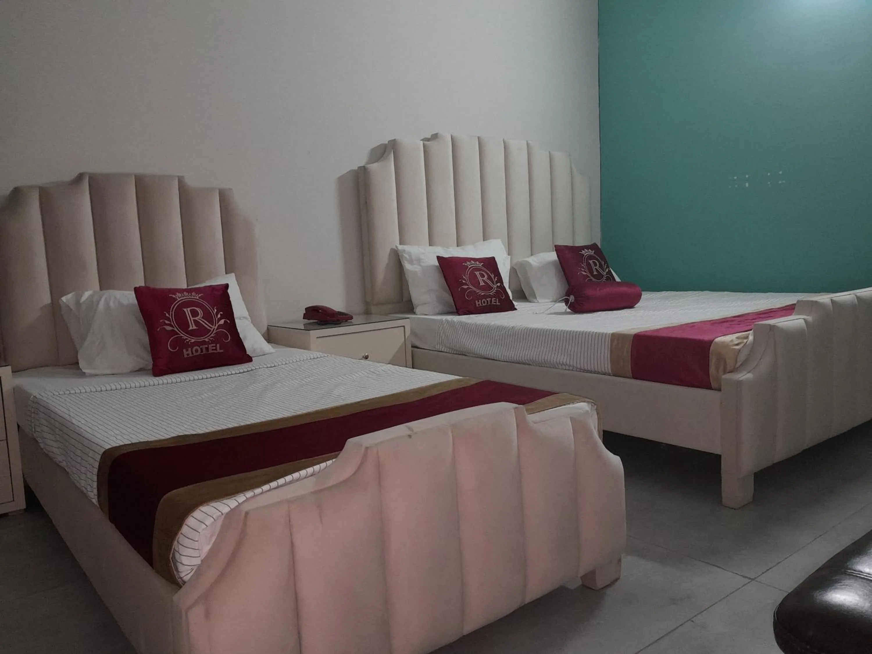 Bed in Hotel Royal Rose