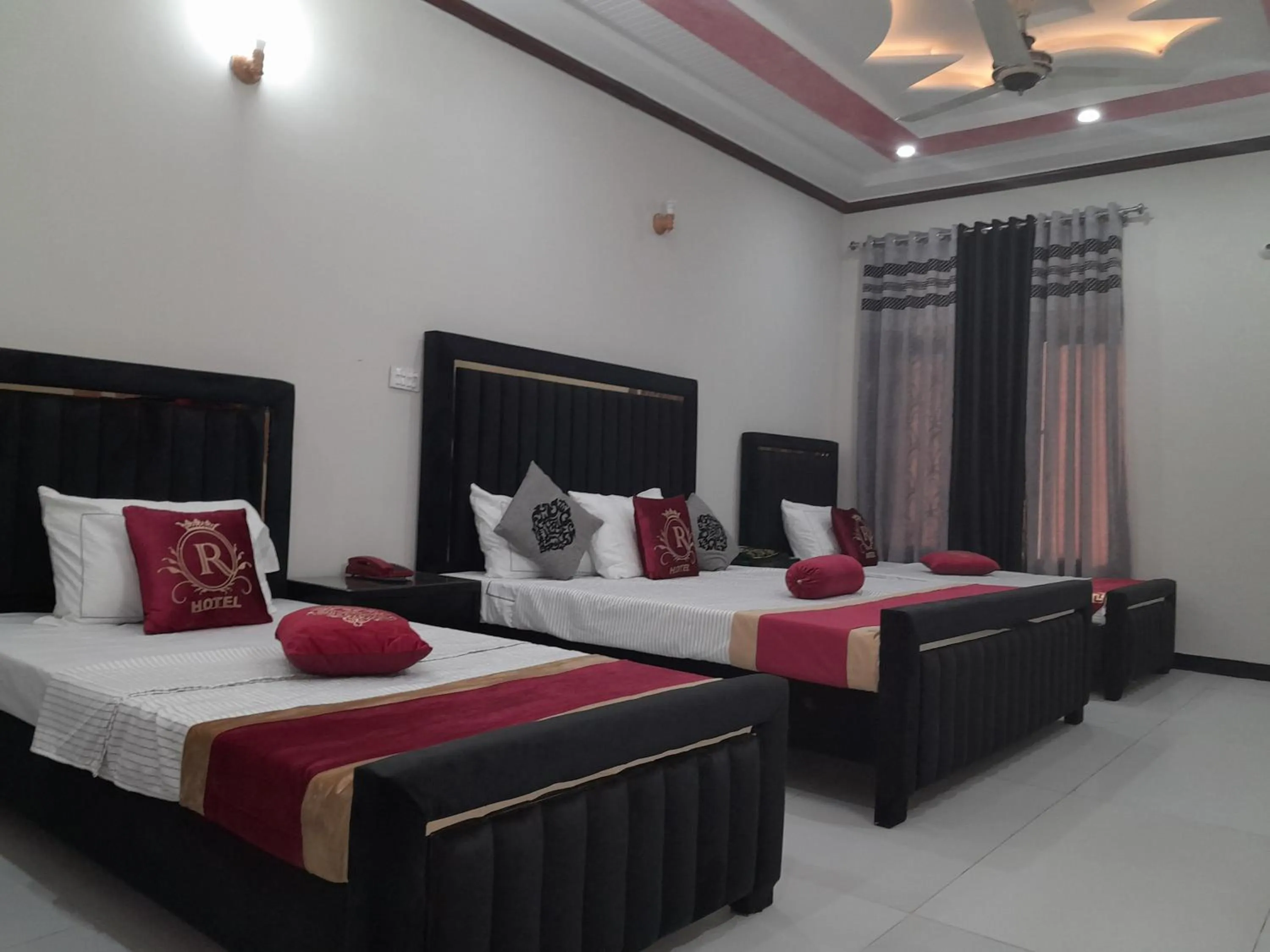 Bed in Hotel Royal Rose