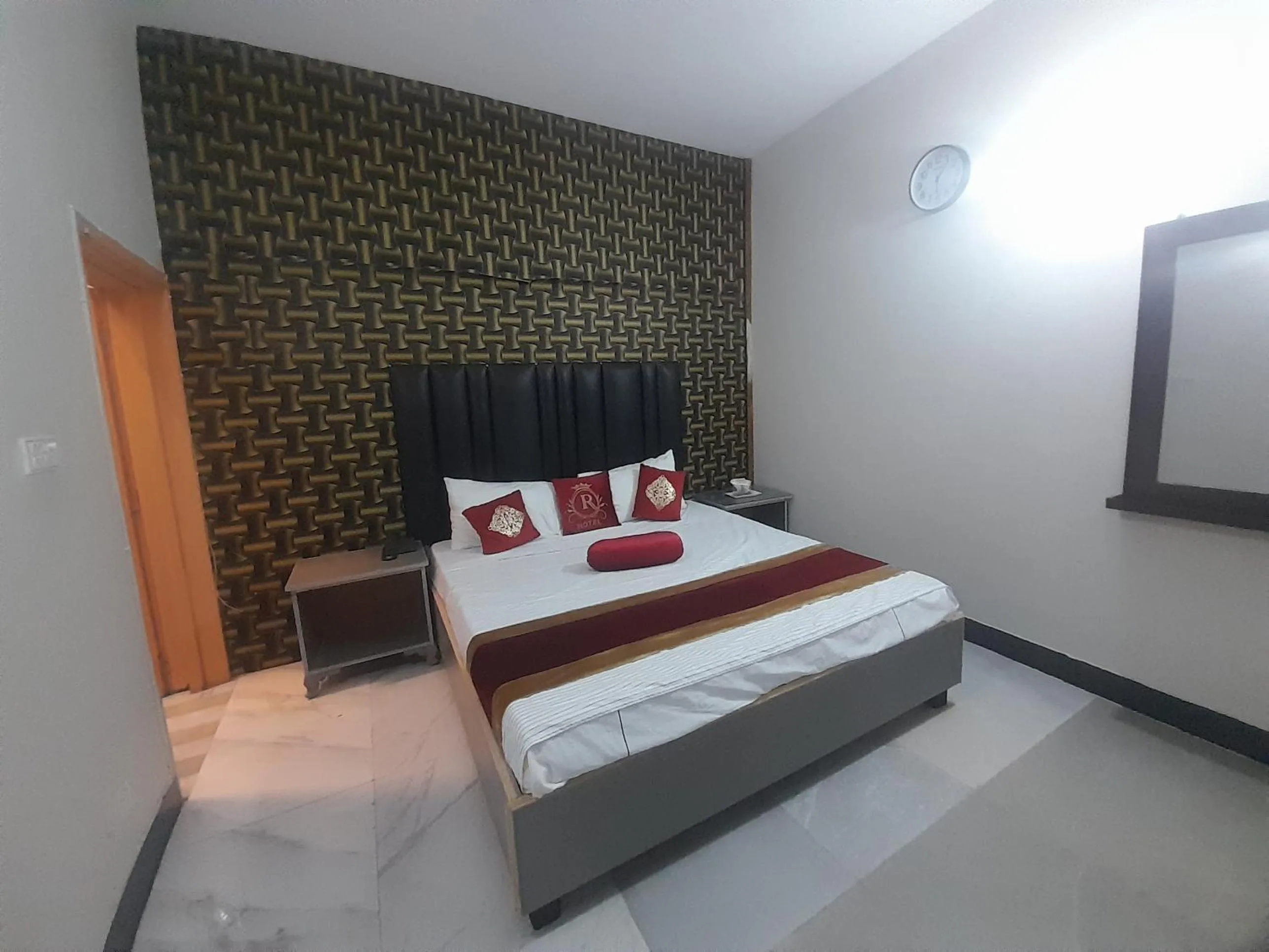 Bed in Hotel Royal Rose