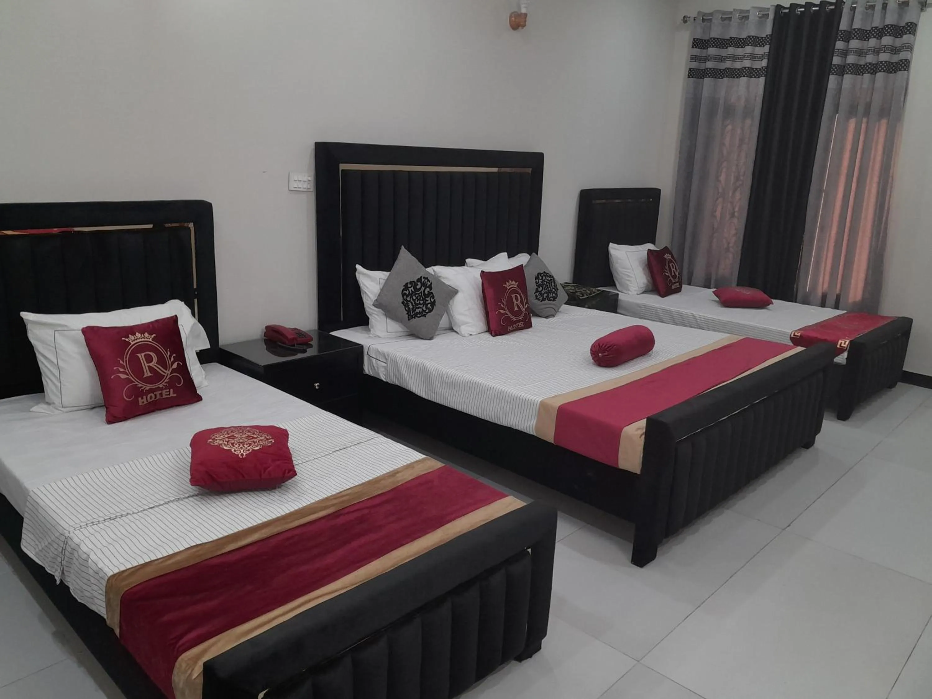 Bed in Hotel Royal Rose