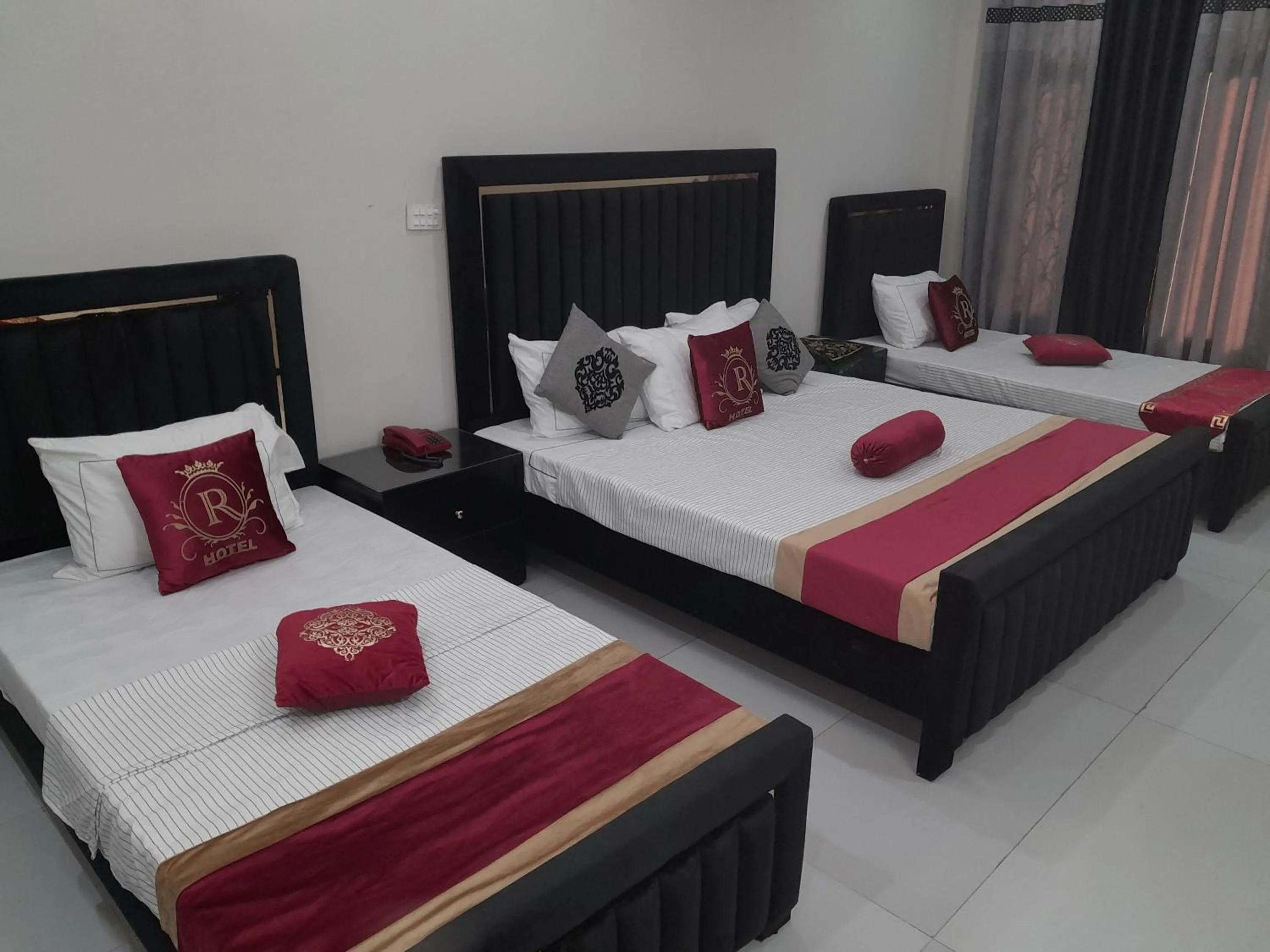 Bed in Hotel Royal Rose