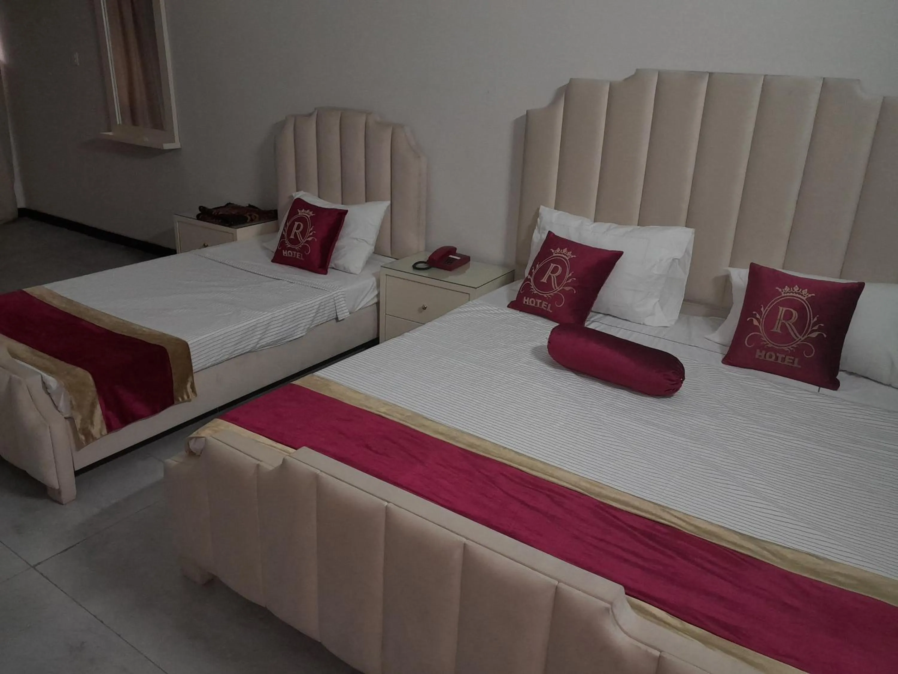 Bed in Hotel Royal Rose