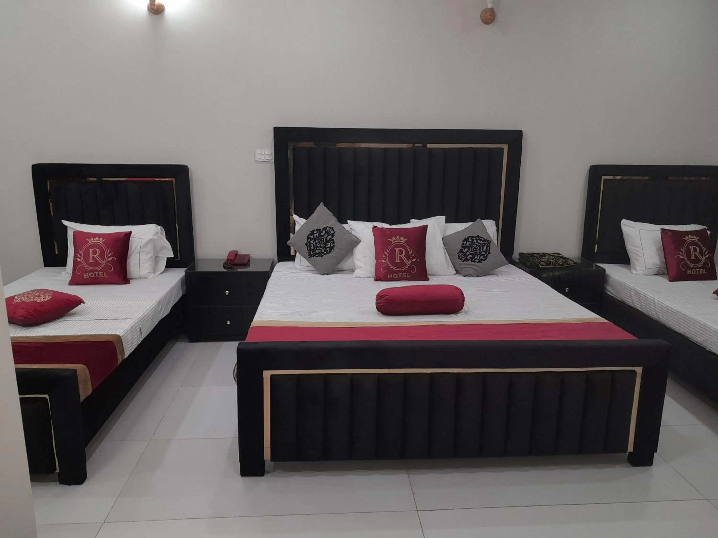 Bed in Hotel Royal Rose