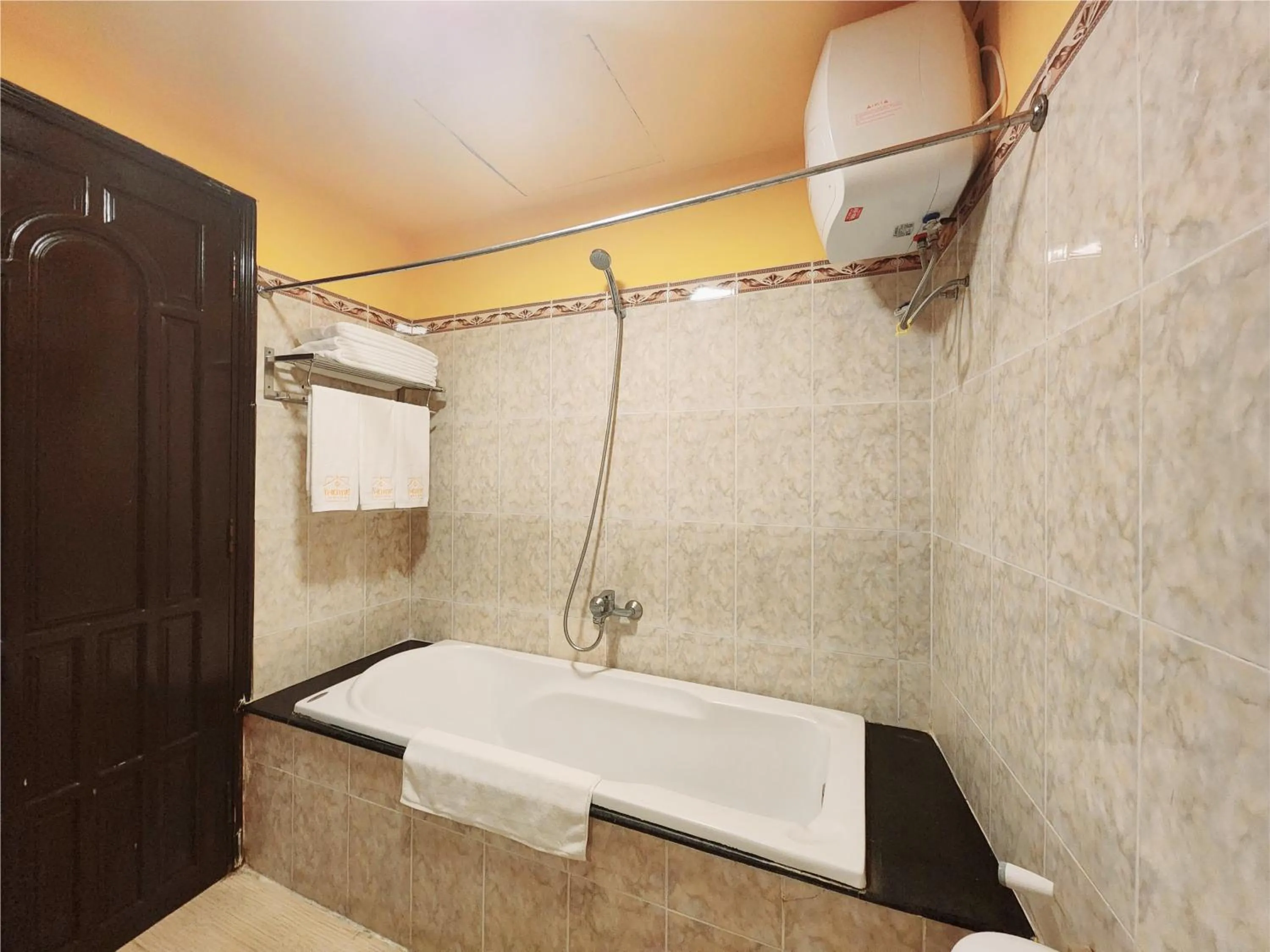 Shower in iHome Hoi An